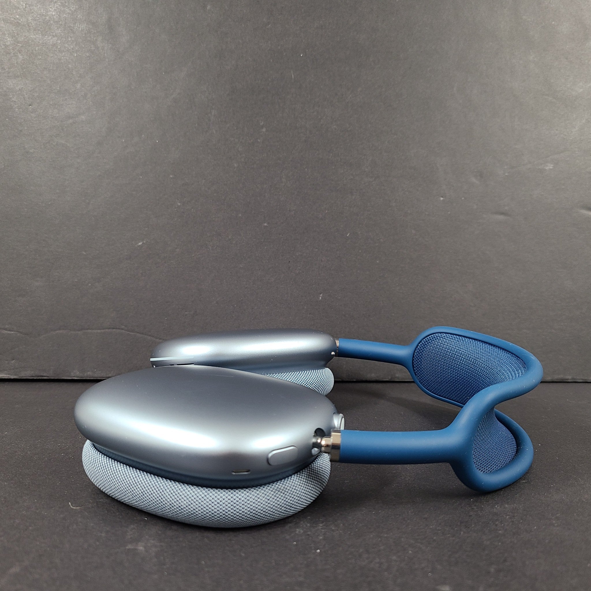 Apple AirPods Max A2096 Wireless NC Bluetooth Headphones Blue no case READ!