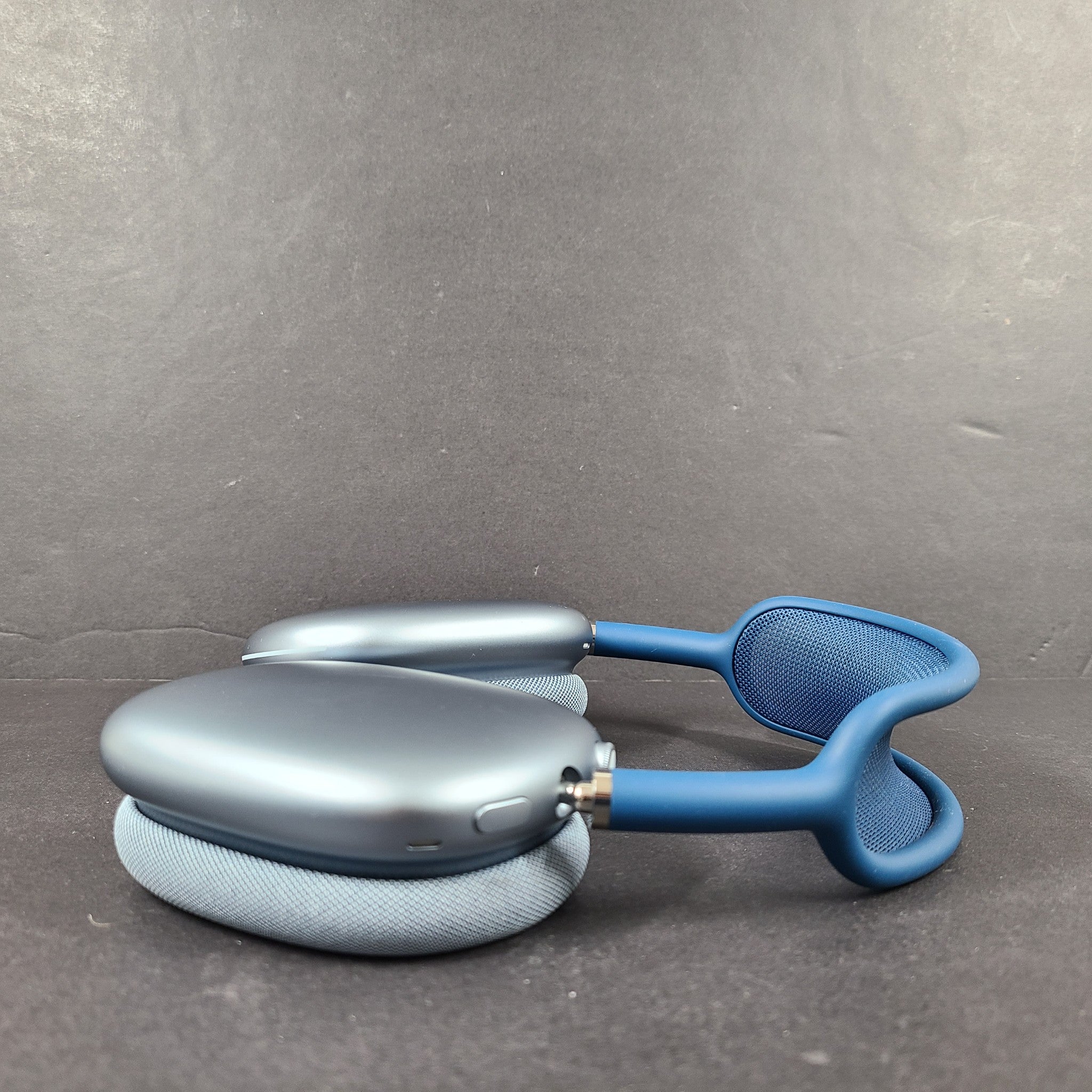 Apple AirPods Max A2096 Wireless NC Bluetooth Headphones Blue no case READ!