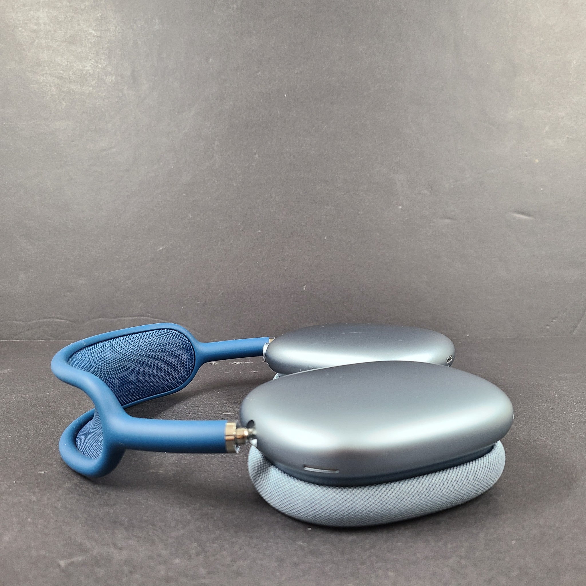 Apple AirPods Max A2096 Wireless NC Bluetooth Headphones Blue no case READ!