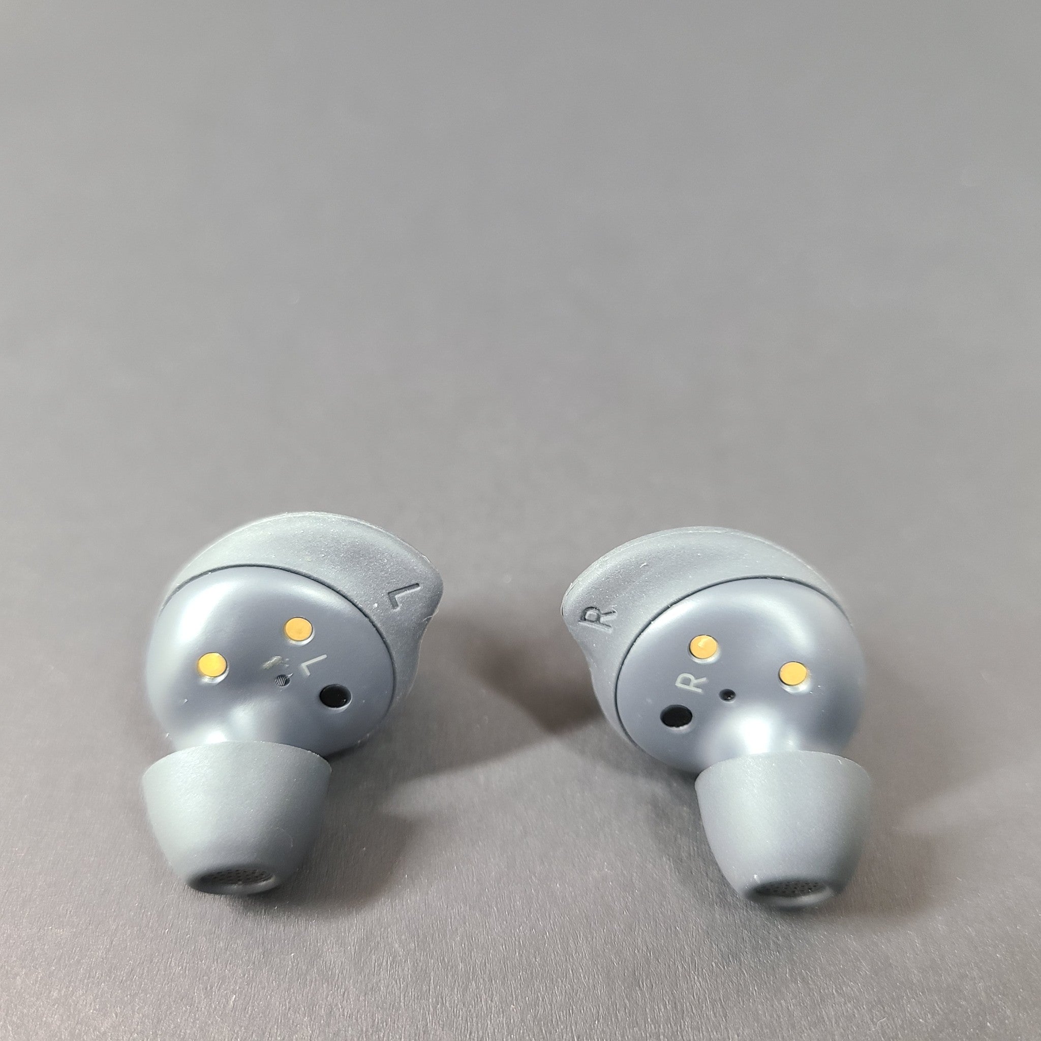 Samsung Galaxy Buds FE SM-R400N Wireless Earbud Headphones Graphite VN