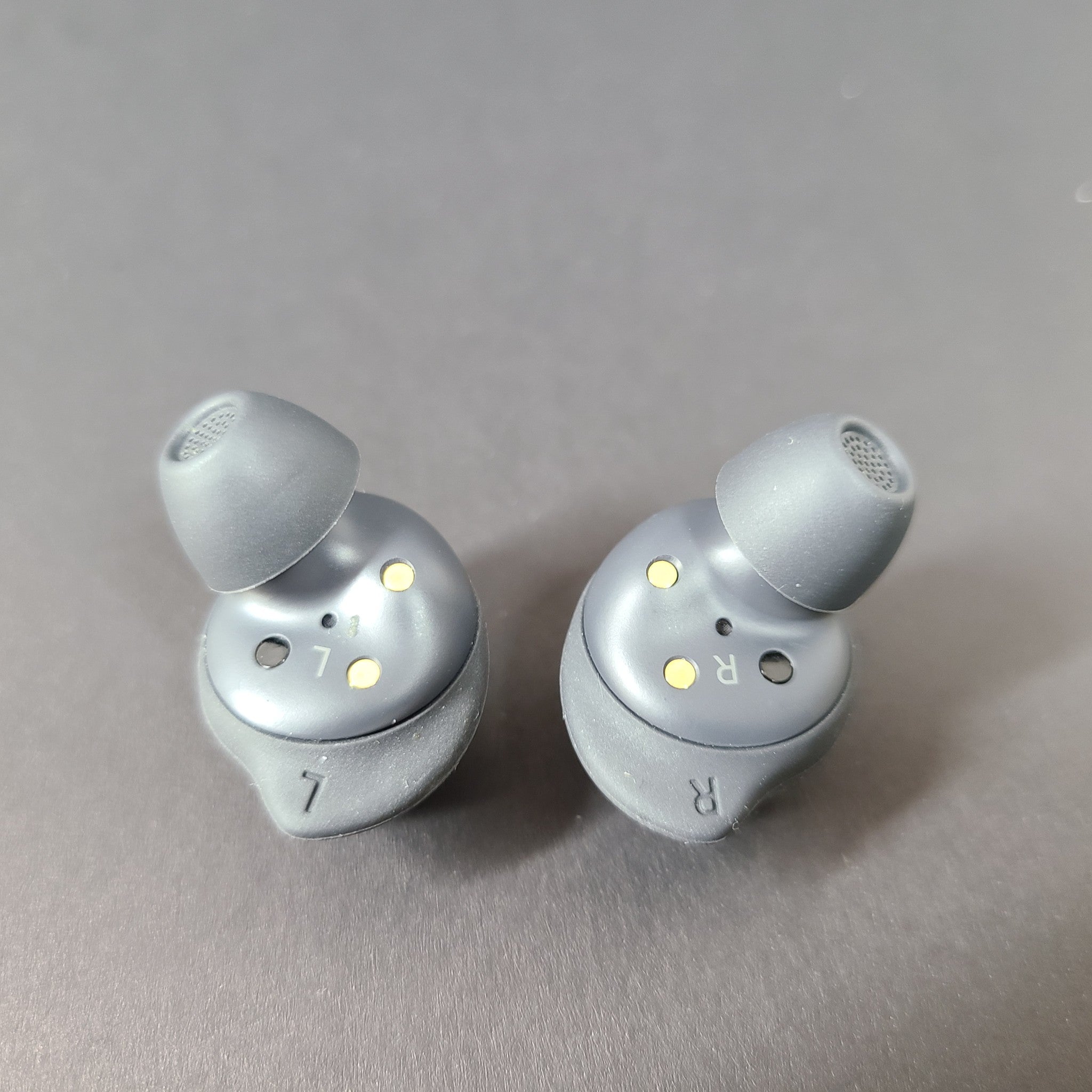 Samsung Galaxy Buds FE SM-R400N Wireless Earbud Headphones Graphite VN