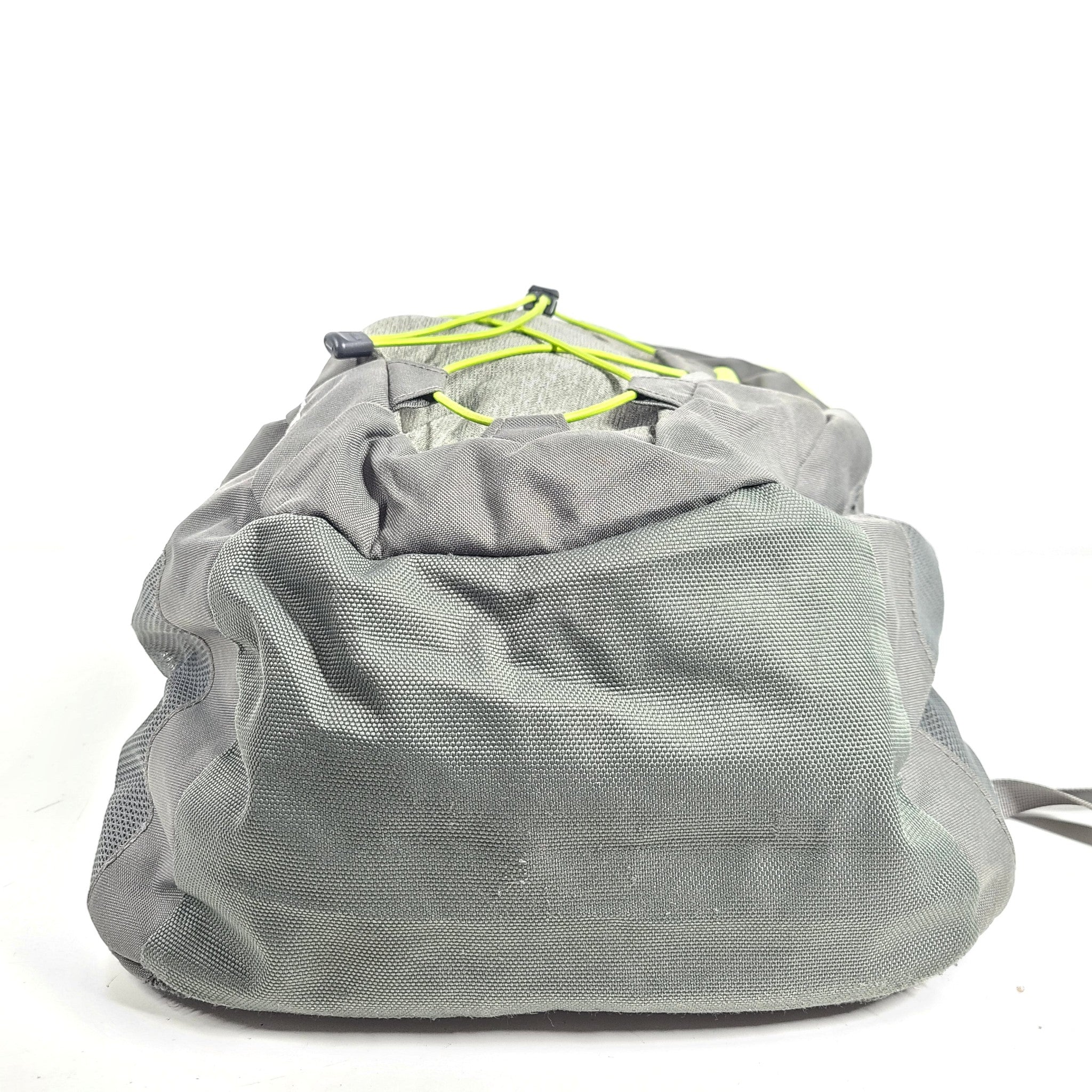 The North Face TNF Women's Jester Backpack Hiking Laptop NF00CHJ4 Gray 22L