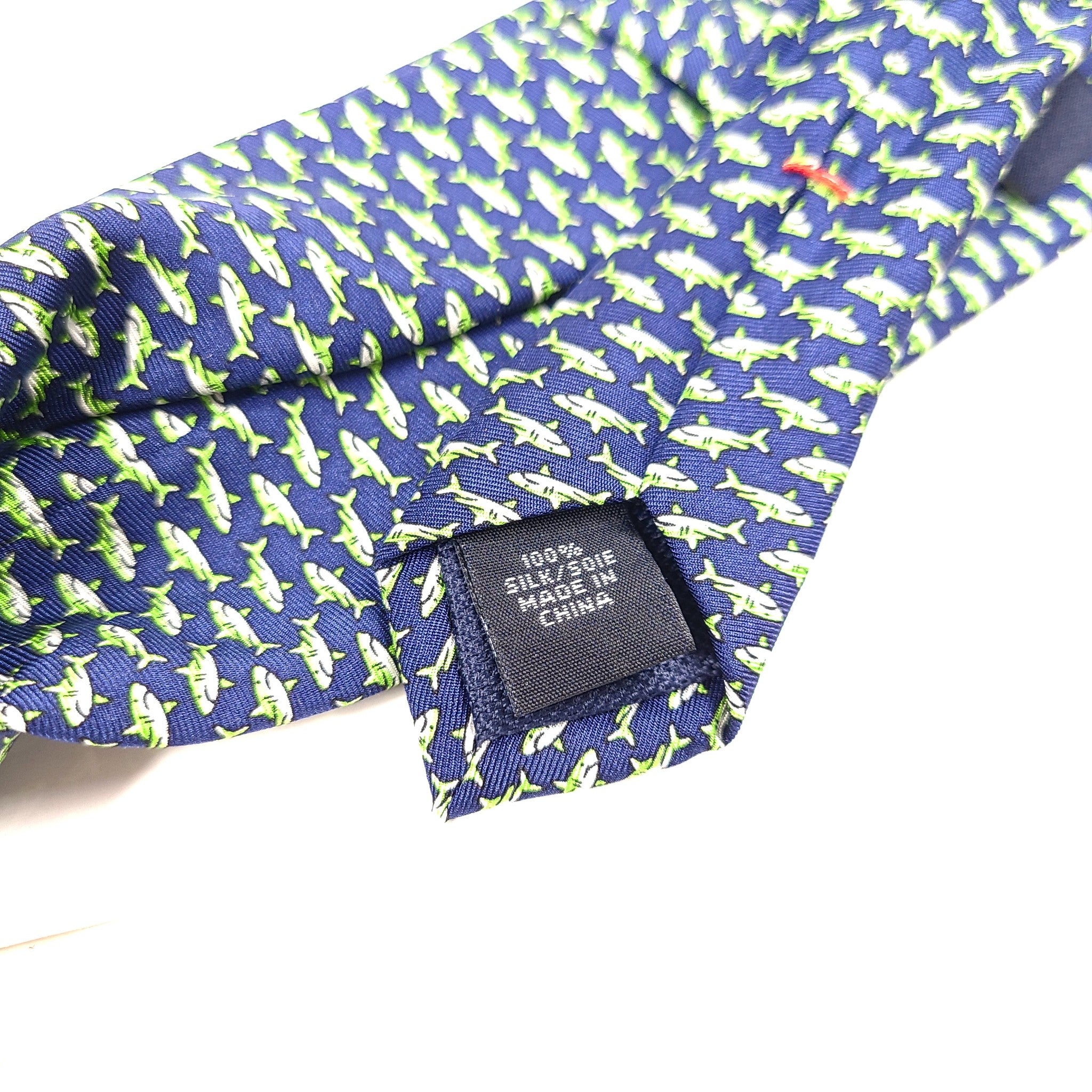 Tommy Hilfiger Men's Shoreham Classic Shark Print 100% Silk Tie Navy Blue