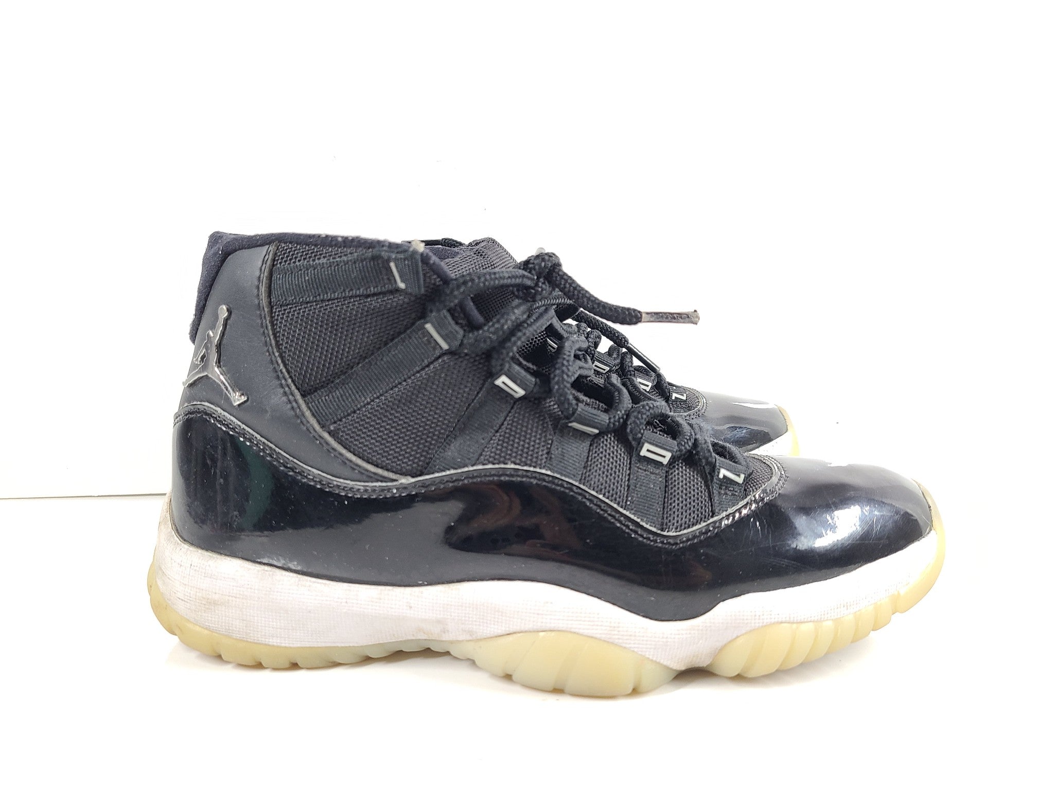Nike Women's Air Jordan 11 Retro Sneakers AR0715-011 Jubilee Black Sz 10 READ
