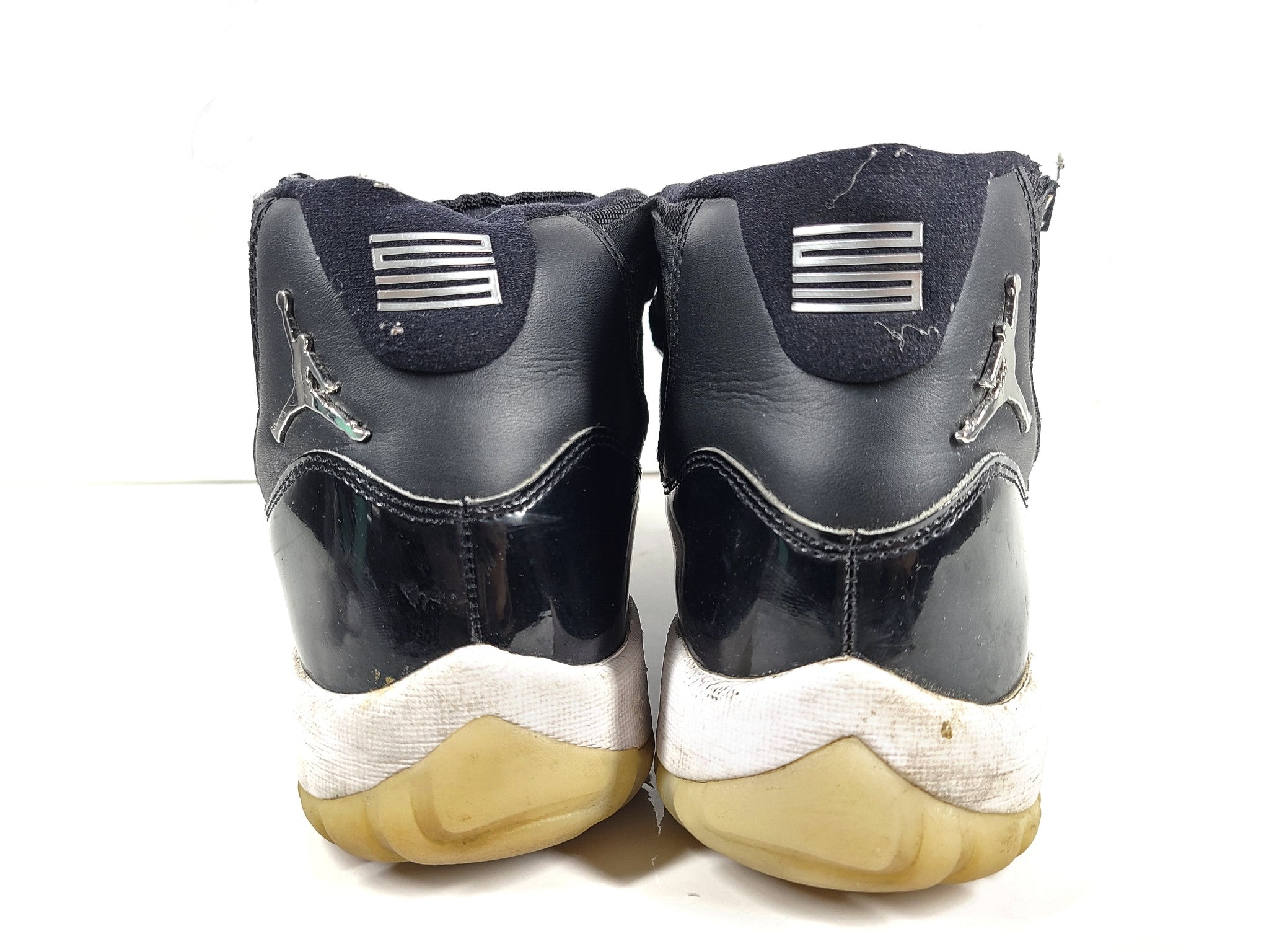 Nike Women's Air Jordan 11 Retro Sneakers AR0715-011 Jubilee Black Sz 10 READ