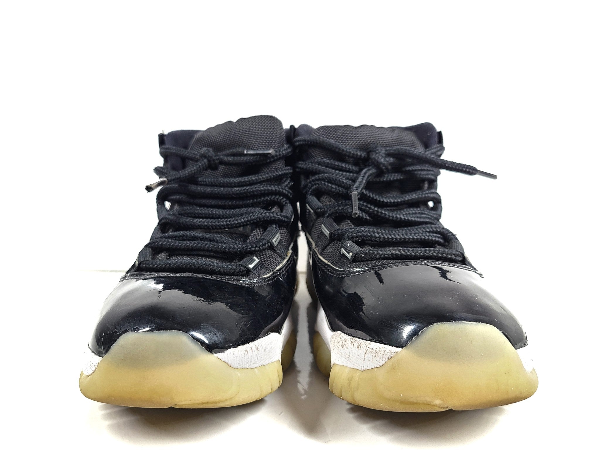 Nike Women's Air Jordan 11 Retro Sneakers AR0715-011 Jubilee Black Sz 10 READ