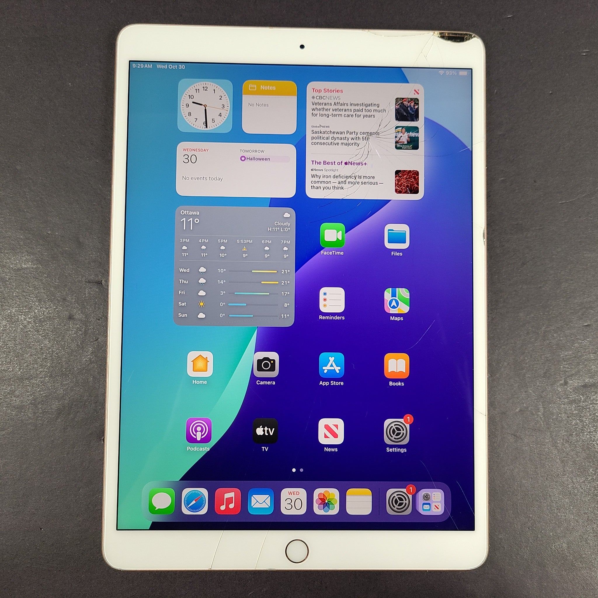 Apple iPad Air 3 (3rd Generation), A2152 64GB, Wi-Fi, 10.5in - Rose Gold READ