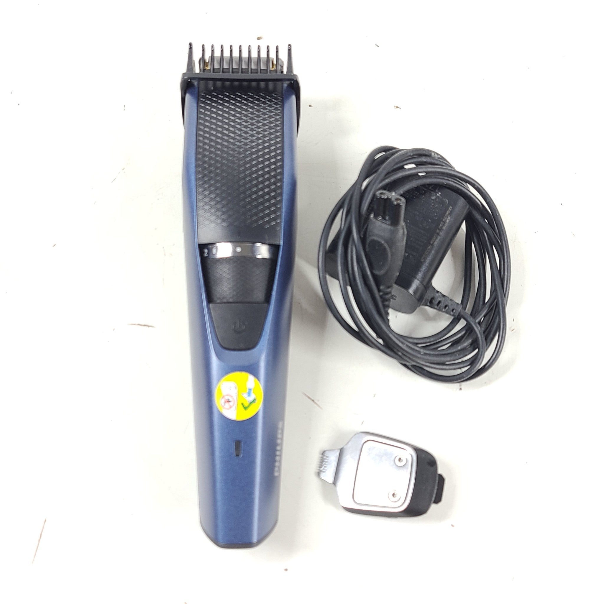 Philips Series 3000 Beard Trimmer BT3235 Detail Trimmer Power Adapt Sensor