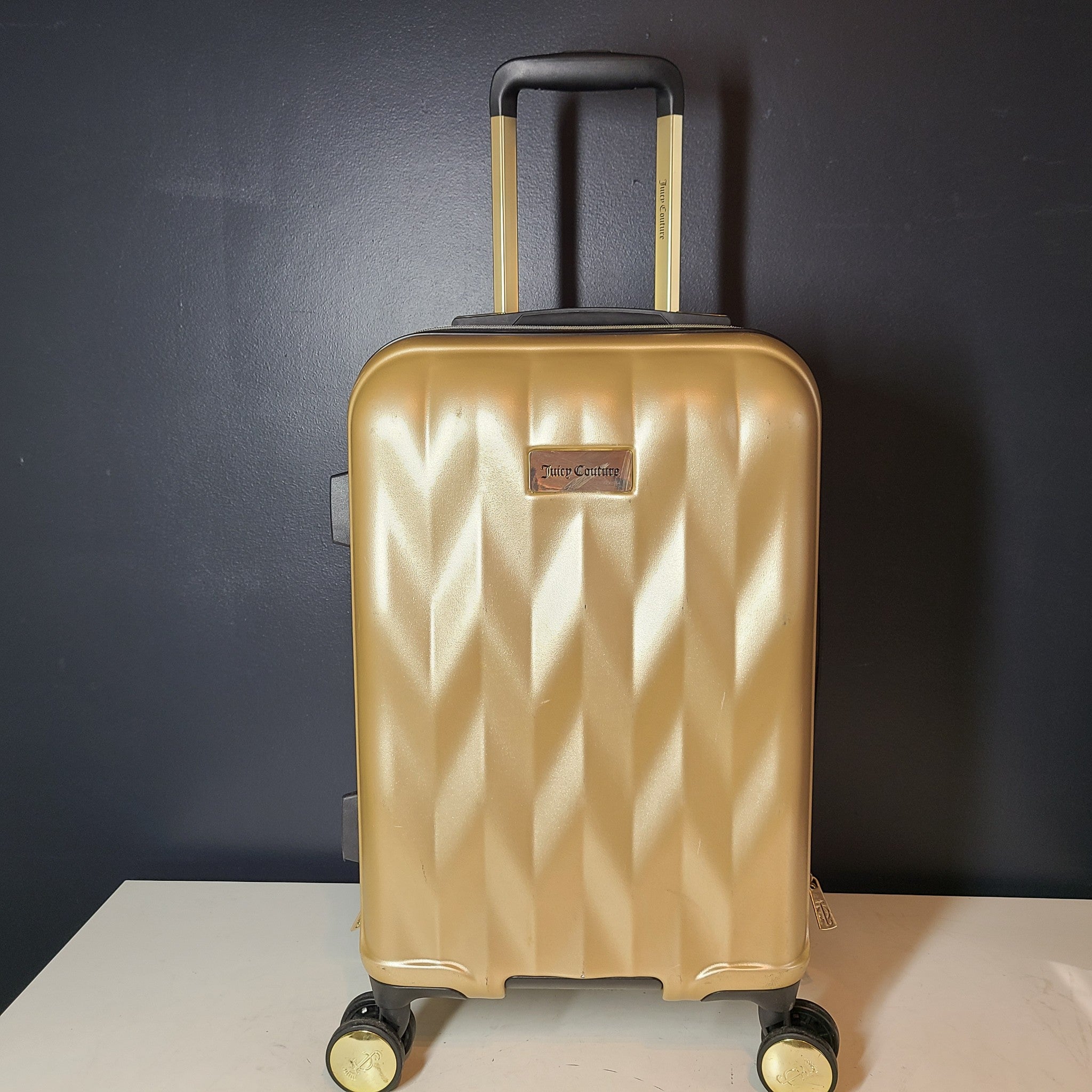 Juicy Couture Grace 21" Spinner Hardside Carry On Cabin Luggage Suitcase Gold