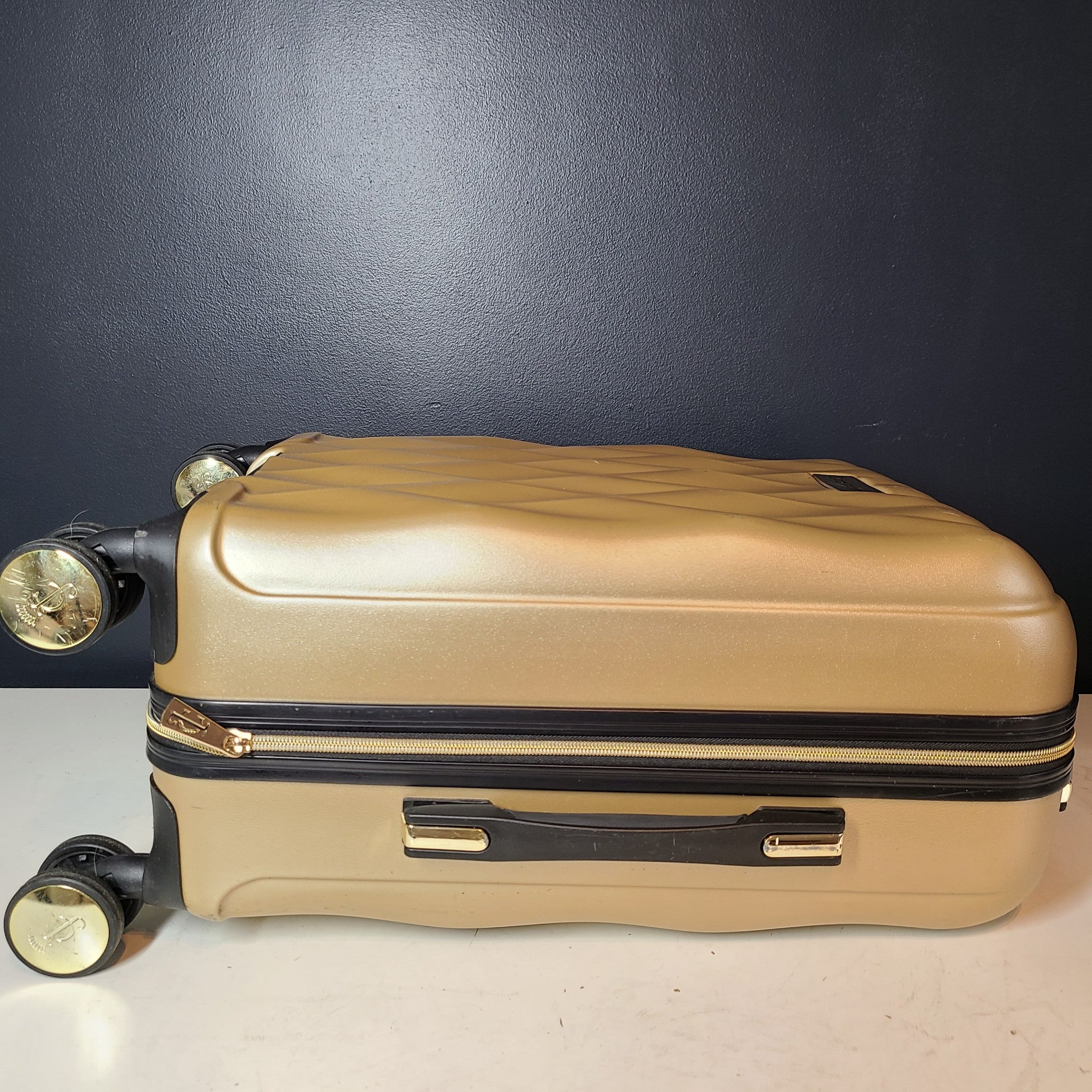 Juicy Couture Grace 21" Spinner Hardside Carry On Cabin Luggage Suitcase Gold