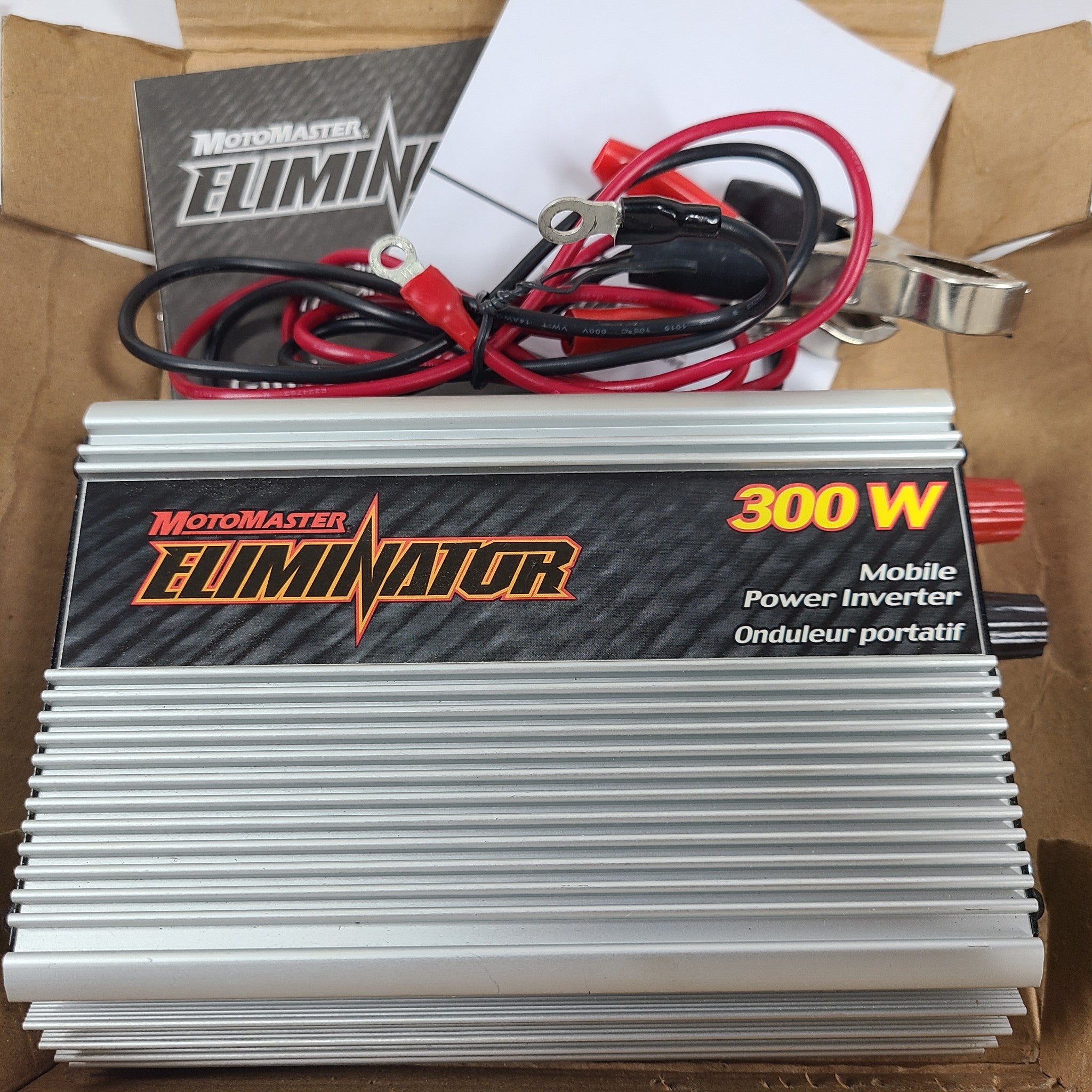 Motomaster Eliminator Mobile Power Inverter 300W 011-1870-6