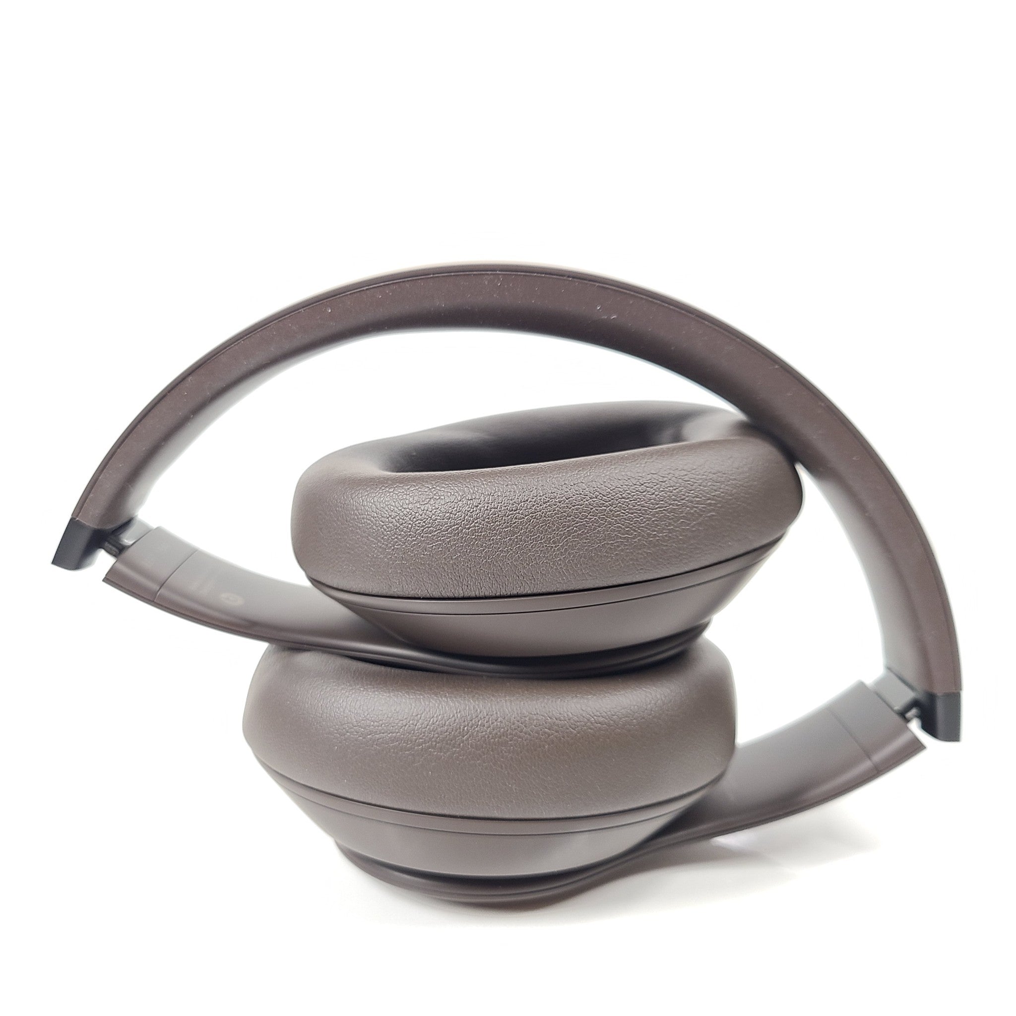 Beats by Dr. Dre Studio Pro Wireless Over-Ear Bluetooth Headphones A2924 - Brown
