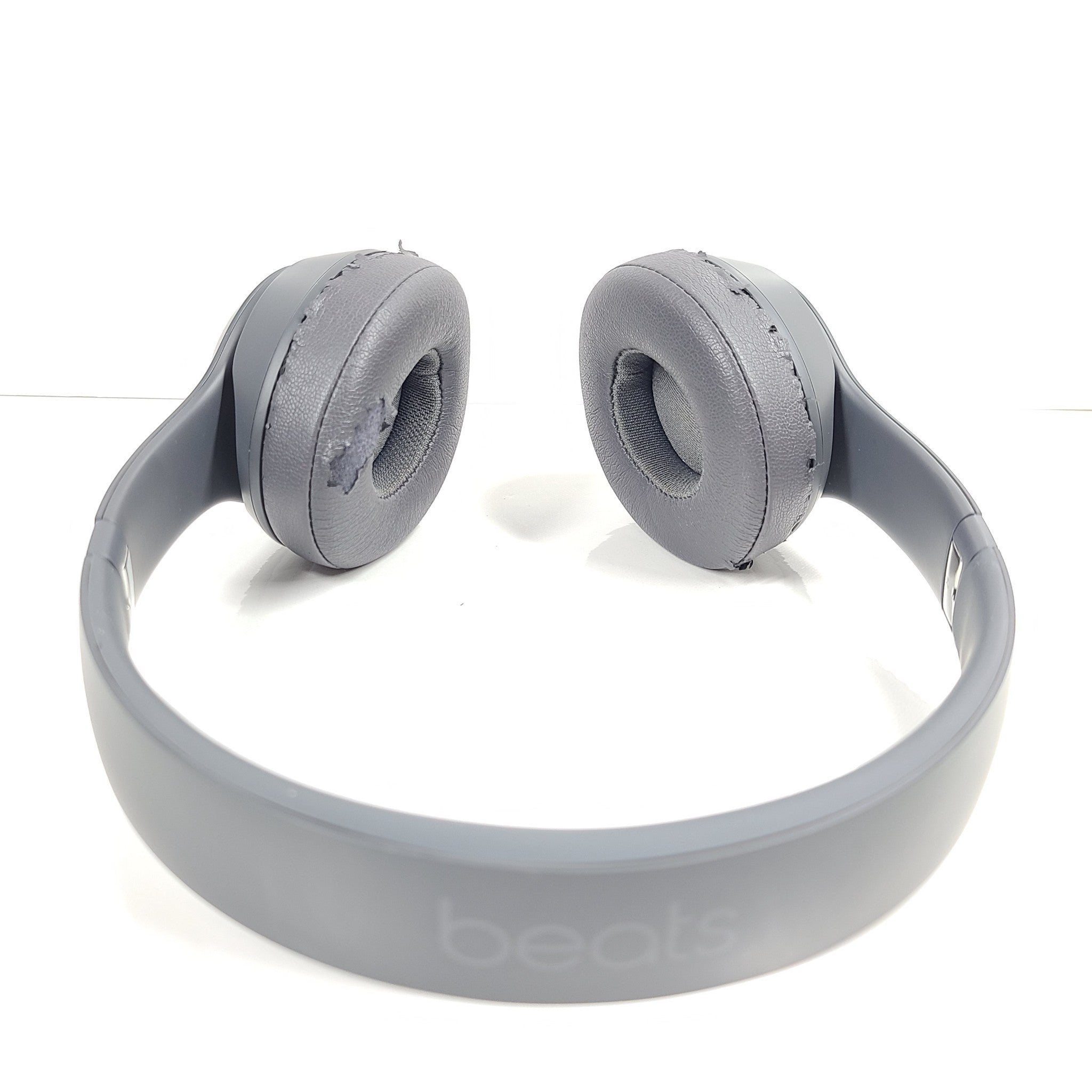 Beats by Dr. Dre Solo3 Wireless On-Ear Headphones A1796 Gray Earpads GRADE C
