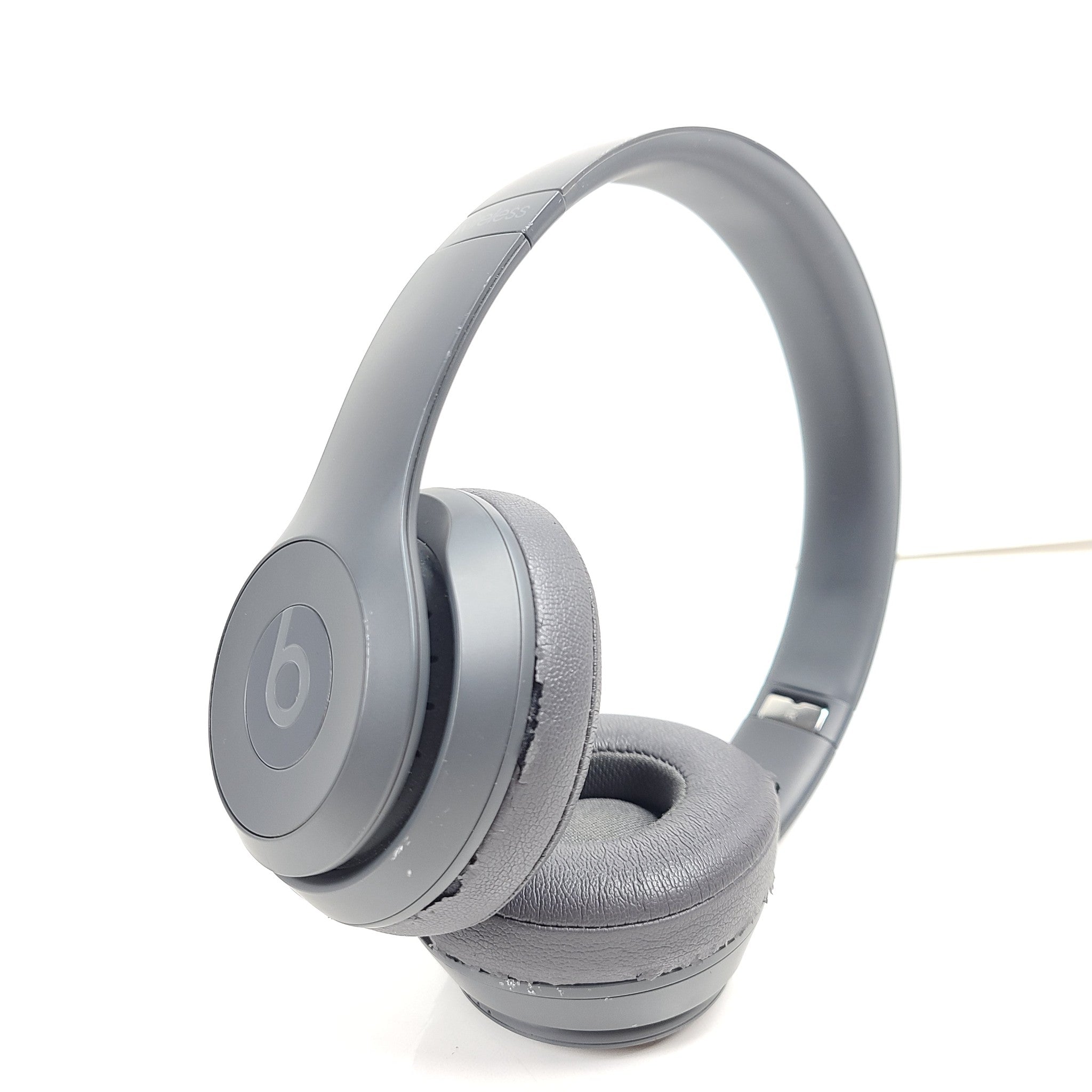 Beats by Dr. Dre Solo3 Wireless On-Ear Headphones A1796 Gray Earpads GRADE C