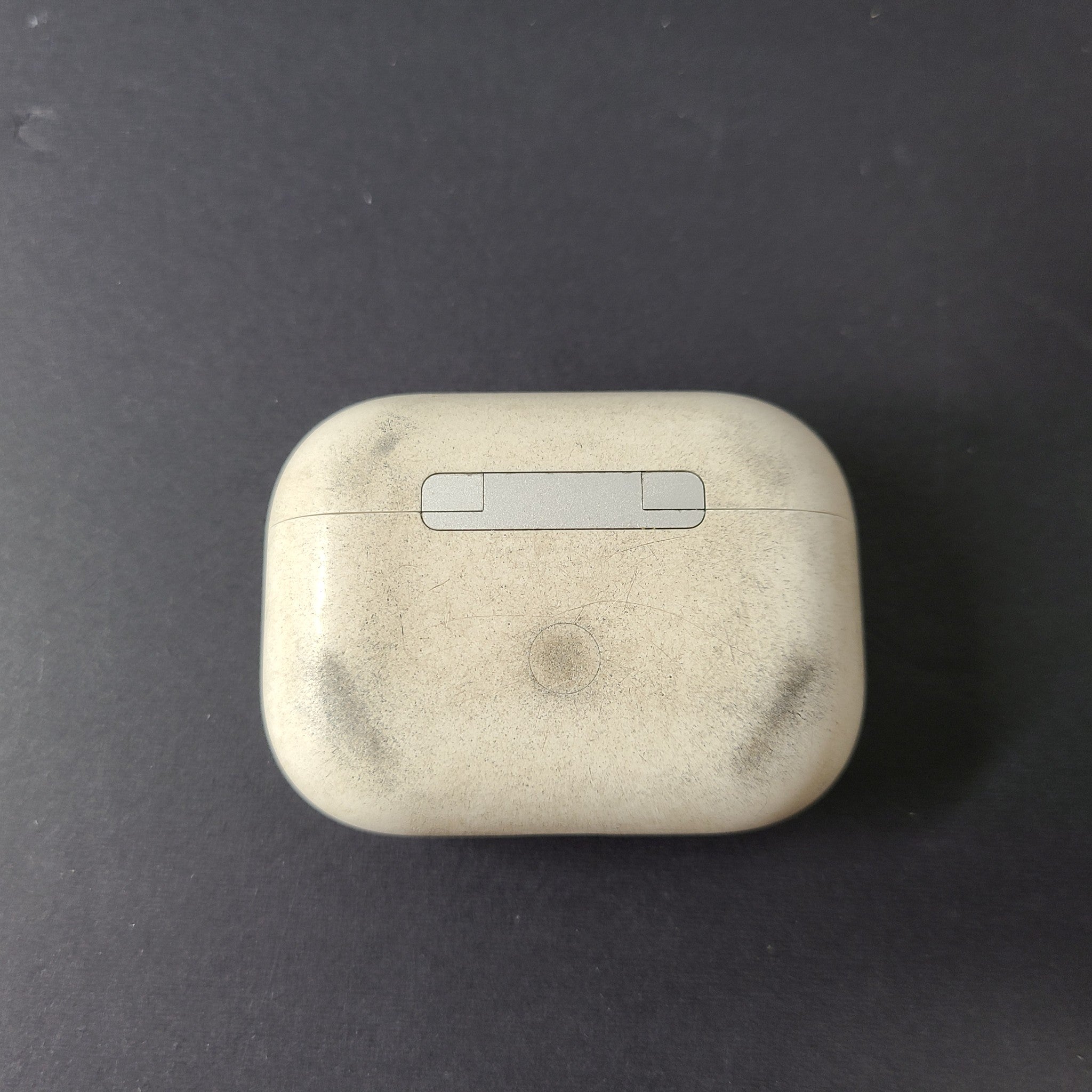 Apple AirPod Pro 2nd Gen USB-C Case MagSafe Charging Case A2968 - SCUFFS