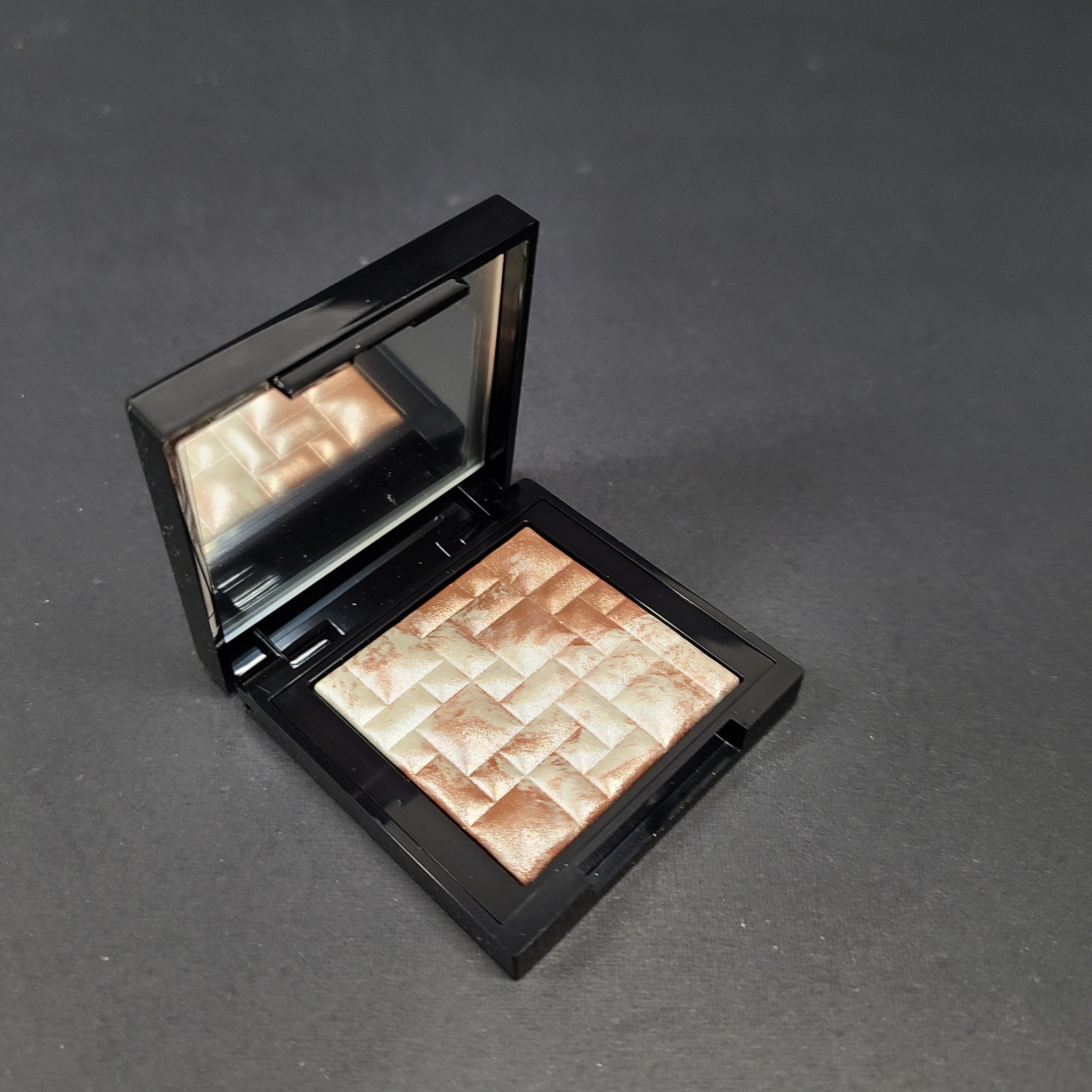 Bobbi Brown Highlighting Powder Pressed Pink Glow 4 g/ .14 oz.