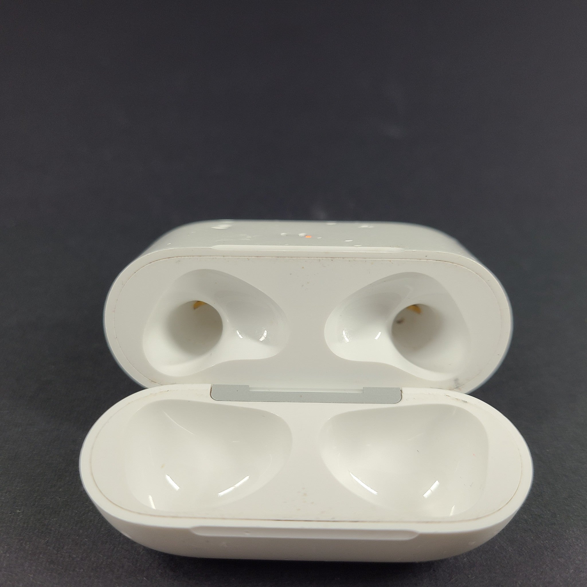 Apple AirPods 3rd Gen Charging Case MagSafe Genuine Replacement Only A2566 X2 CN