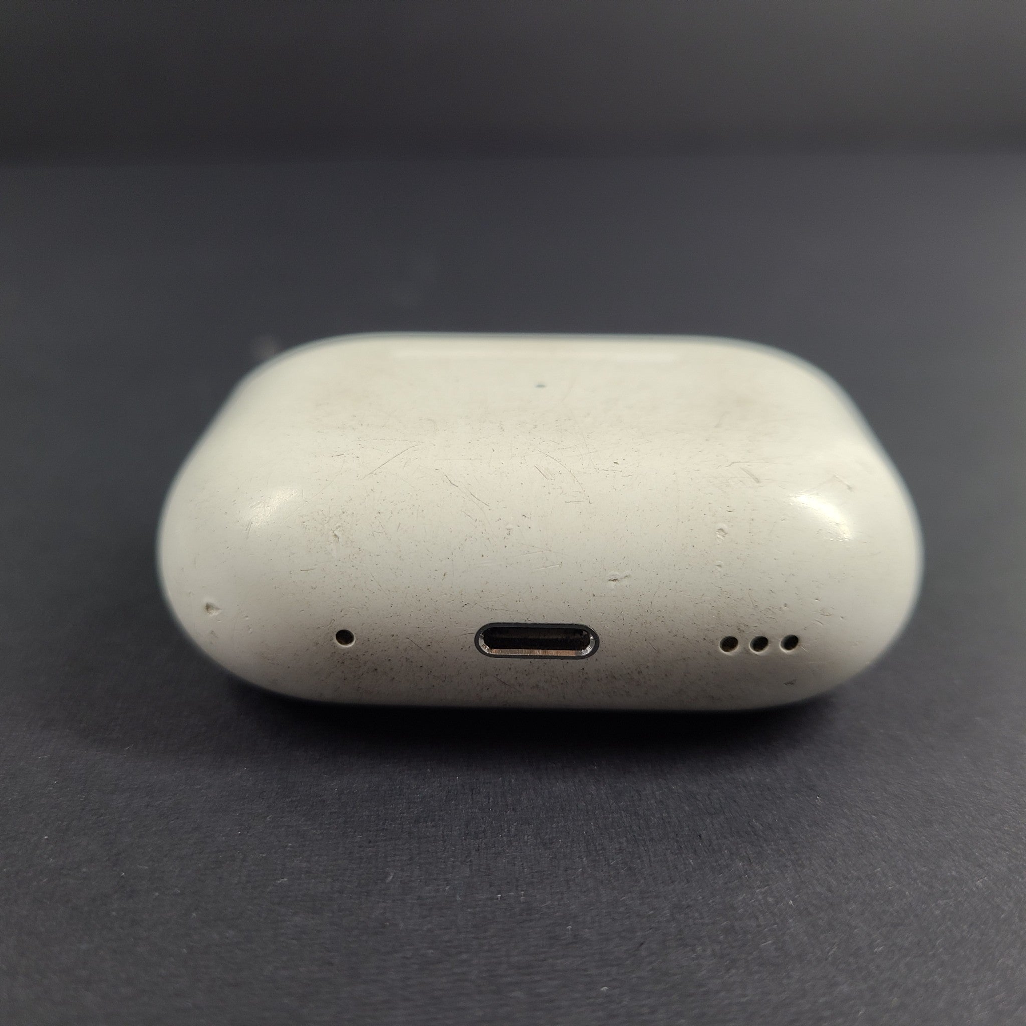 Apple AirPod Pro 2nd Generation MagSafe Replacement Charging Case A2700 SCUFFS