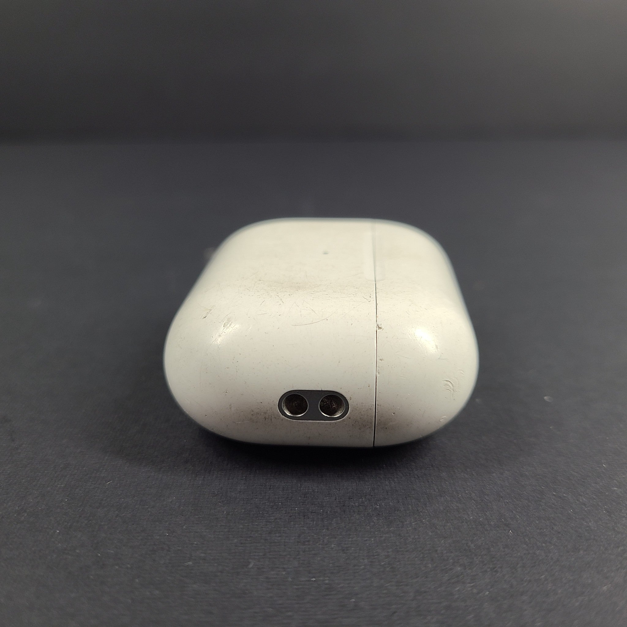 Apple AirPod Pro 2nd Generation MagSafe Replacement Charging Case A2700 SCUFFS