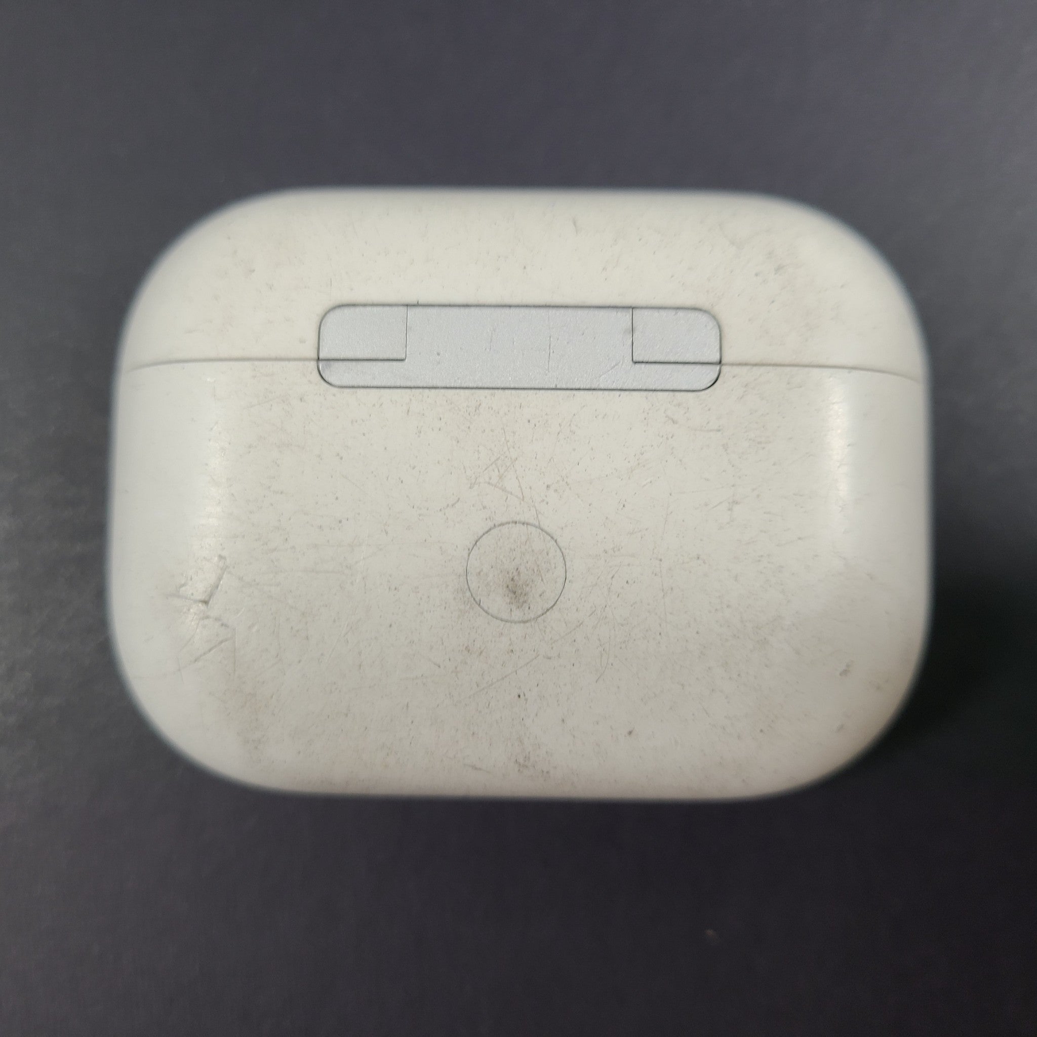 Apple AirPod Pro 2nd Generation MagSafe Replacement Charging Case A2700 SCUFFS