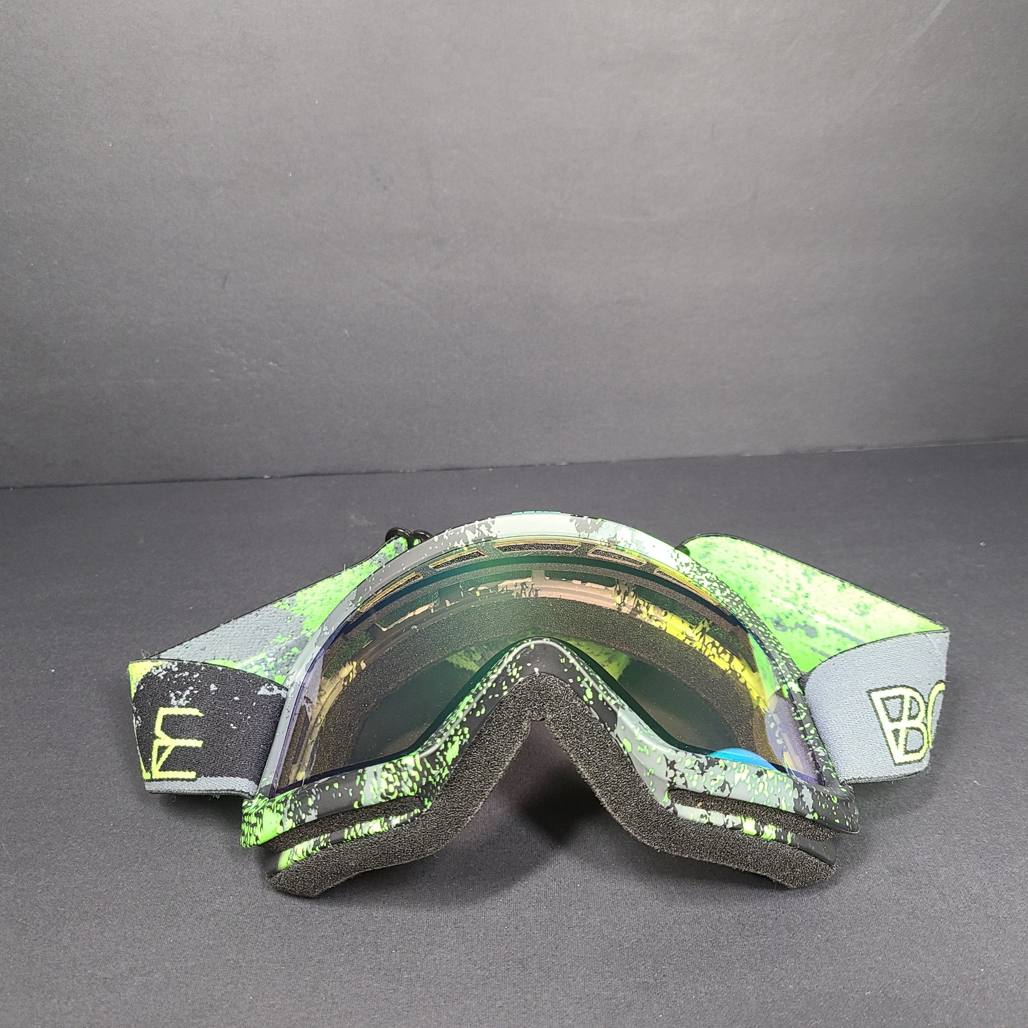 Bolle Nova ll Matte Vermillion Gun Googles Ski Frame with Lens Green