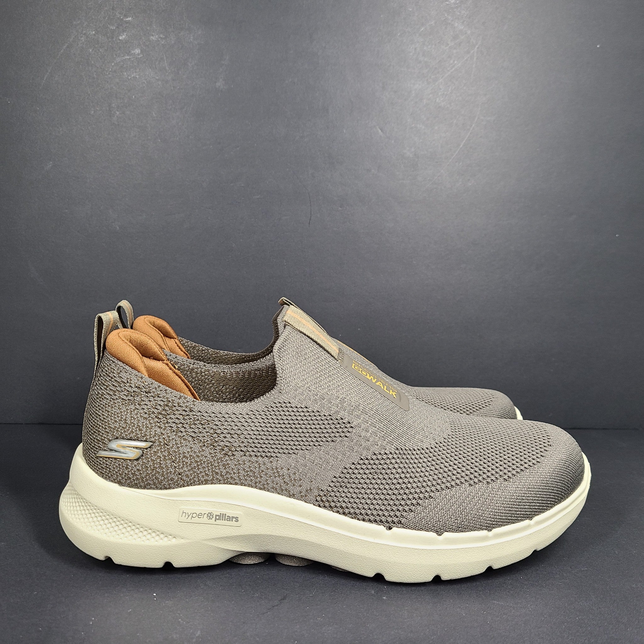 Skechers Men's Go Walk 6 Sneakers Walking Shoes Pull On Brown 216202 US Sz 8