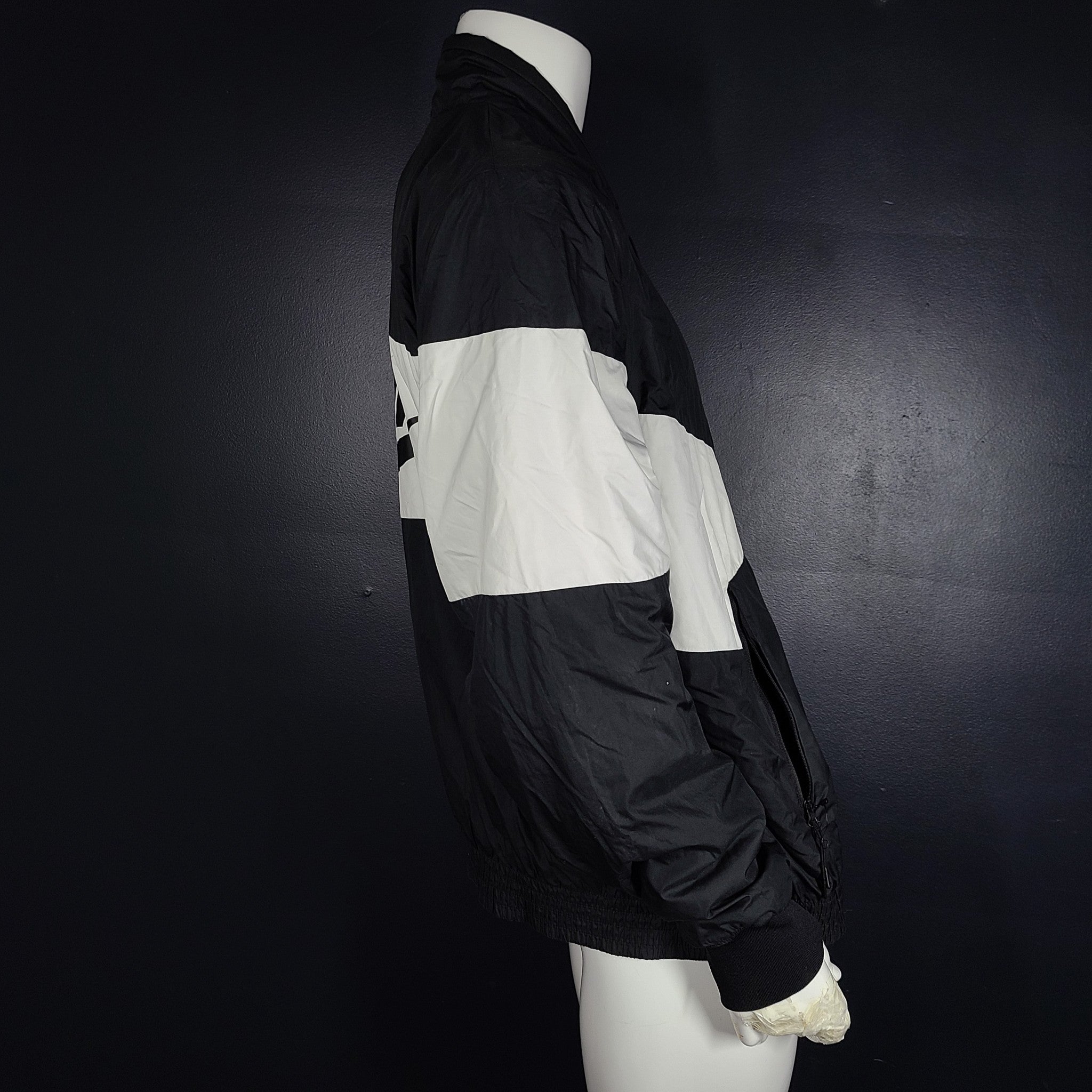 Nike Men's Bomber Jacket Lined Windrunner Warm Sport CD9234-010 Black/White XL
