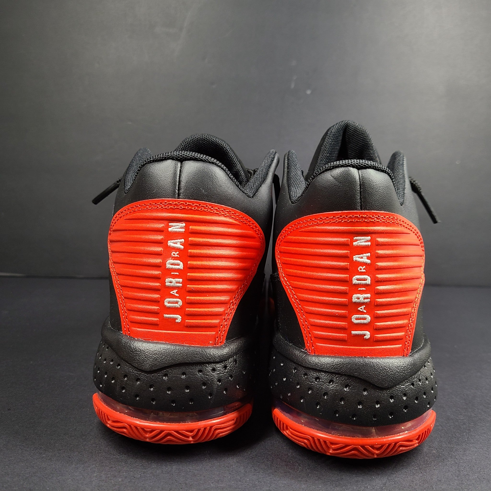 Nike Jordan Max Aura 'Black Gym Red' CN8094-060 Sneakers Cushioned Black Sz 6 Y