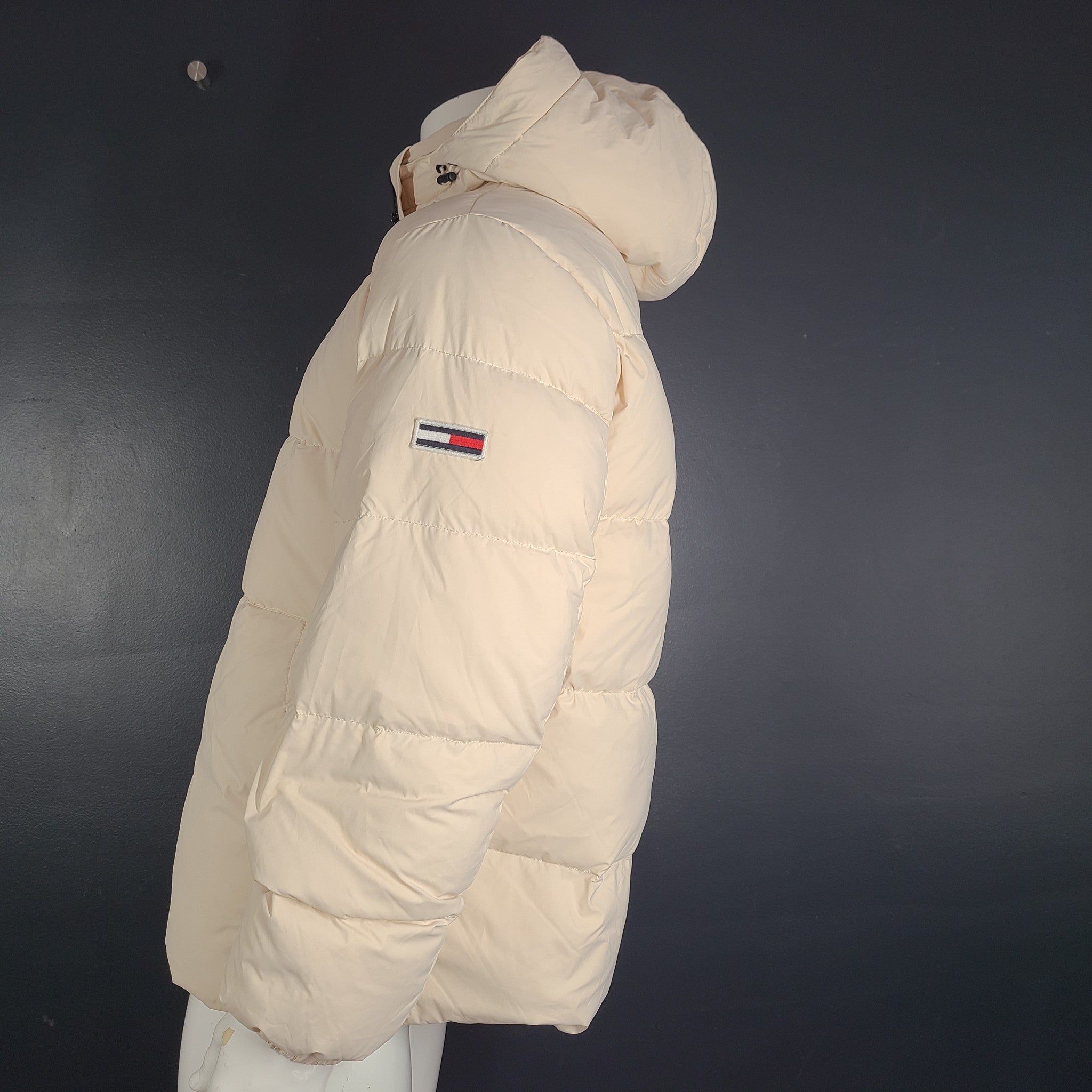 Hilfiger Tommy Jeans Men's Essential Down Hooded Puffer Jacket Beige Sz L