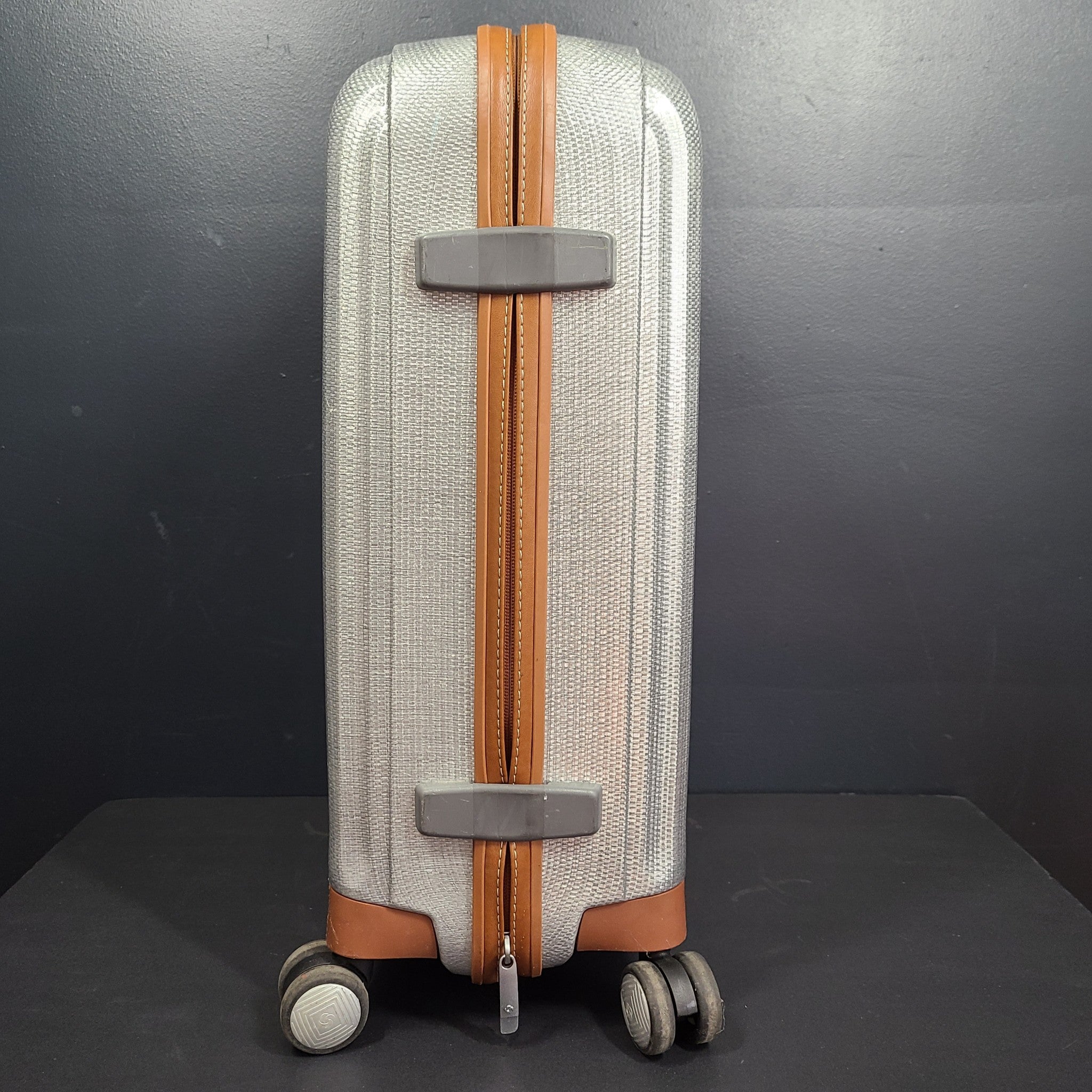 Samsonite 22" Lite-Cube Deluxe Spinner Cabin Carry On Luggage Hardside Silver