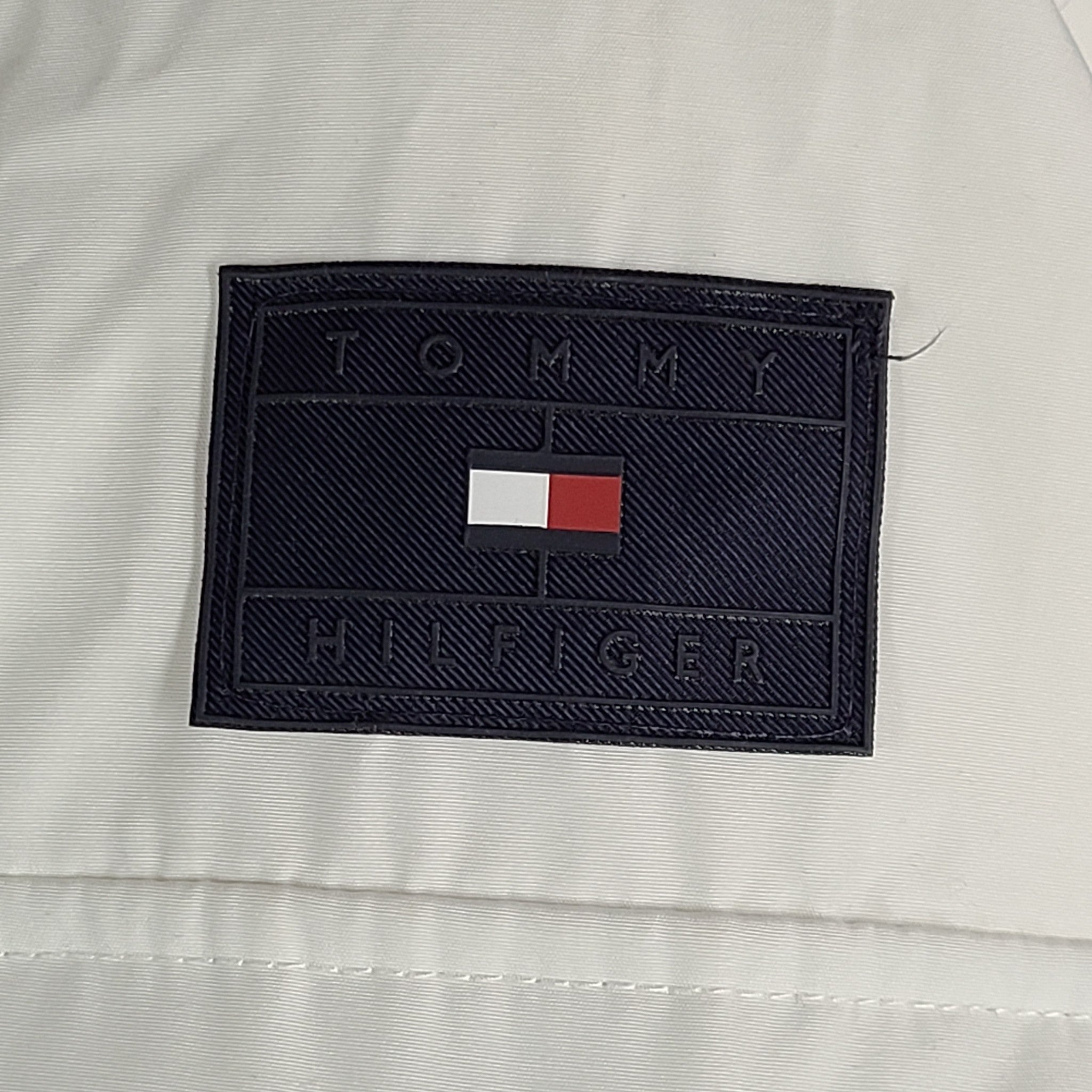 Tommy Hilfiger Men's Arctic Cloth Hooded Utility Bomber Jacket White Sz M