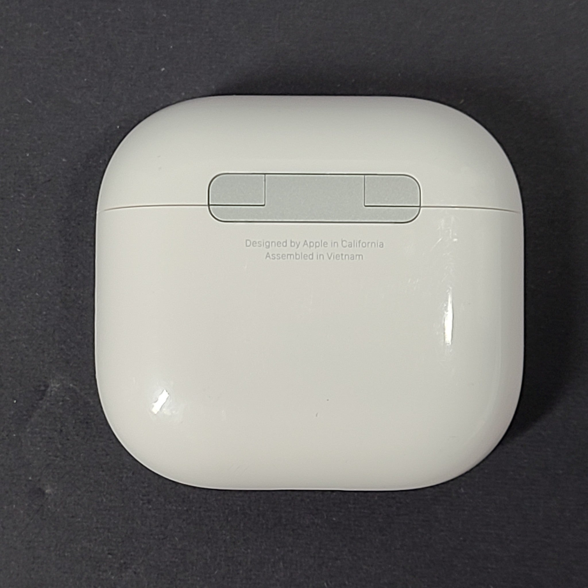 Apple AirPods 4th Gen ANC Charging Case MagSafe Genuine Replacement - A3059 CN