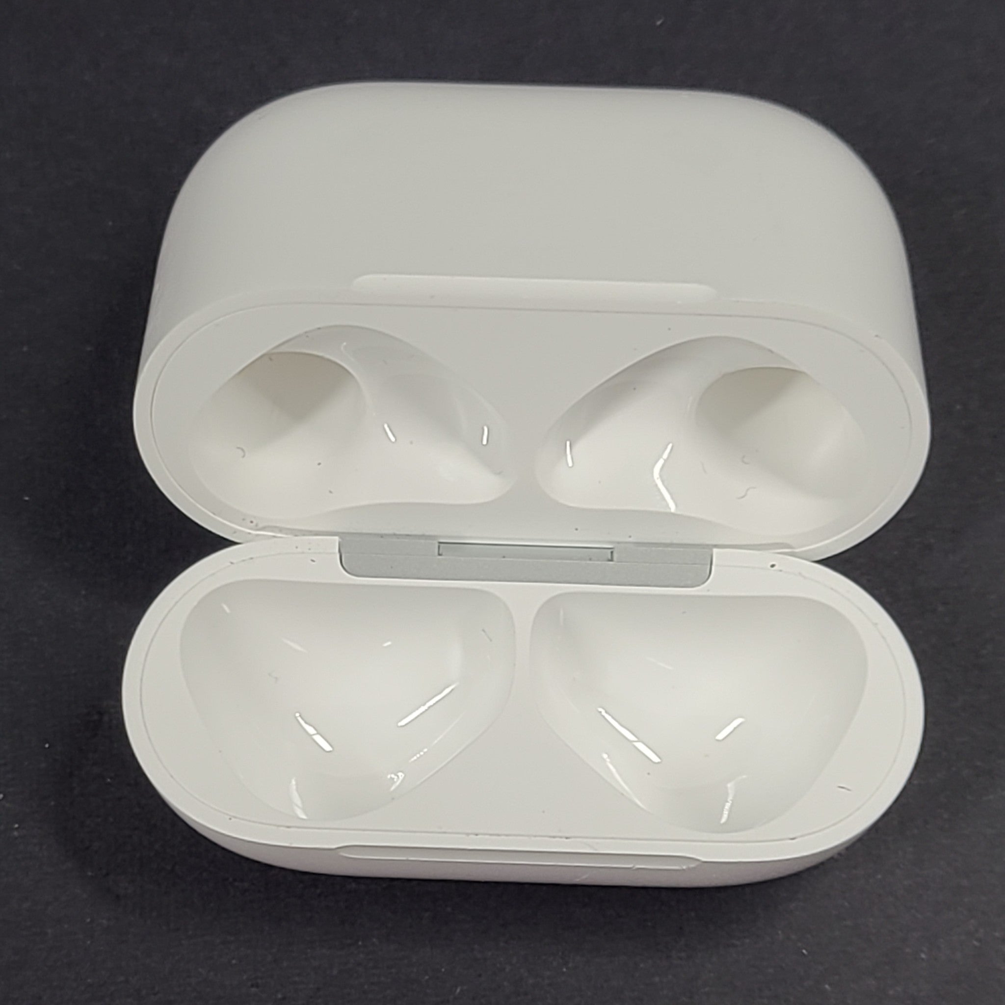 Apple AirPods 4th Gen ANC Charging Case MagSafe Genuine Replacement - A3059 CN