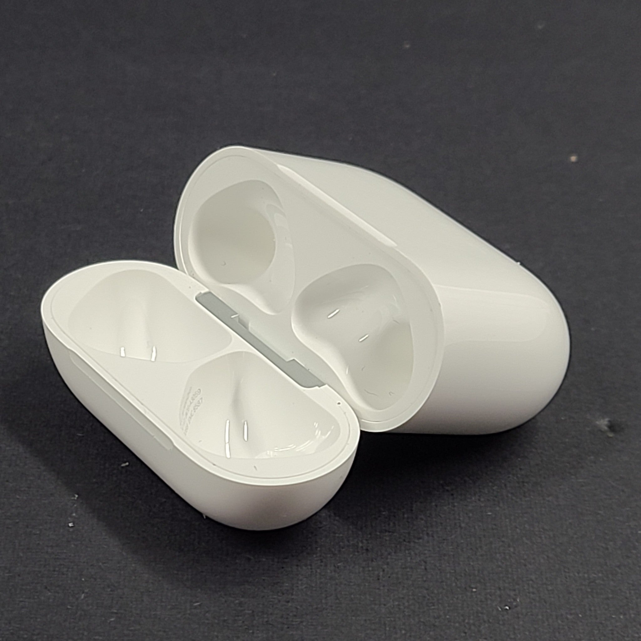 Apple AirPods 4th Gen ANC Charging Case MagSafe Genuine Replacement - A3059 CN