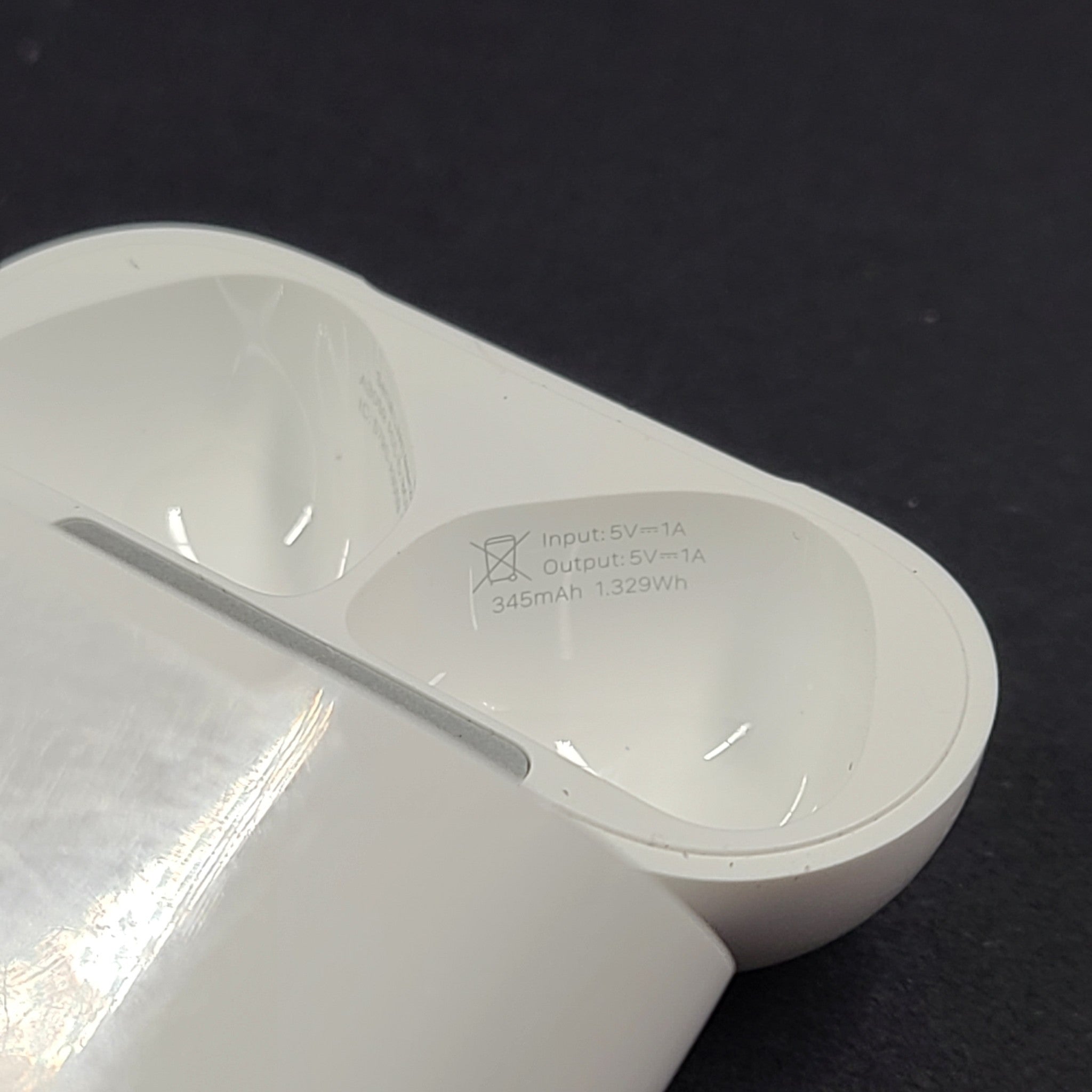 Apple AirPods 4th Gen ANC Charging Case MagSafe Genuine Replacement - A3059 CN
