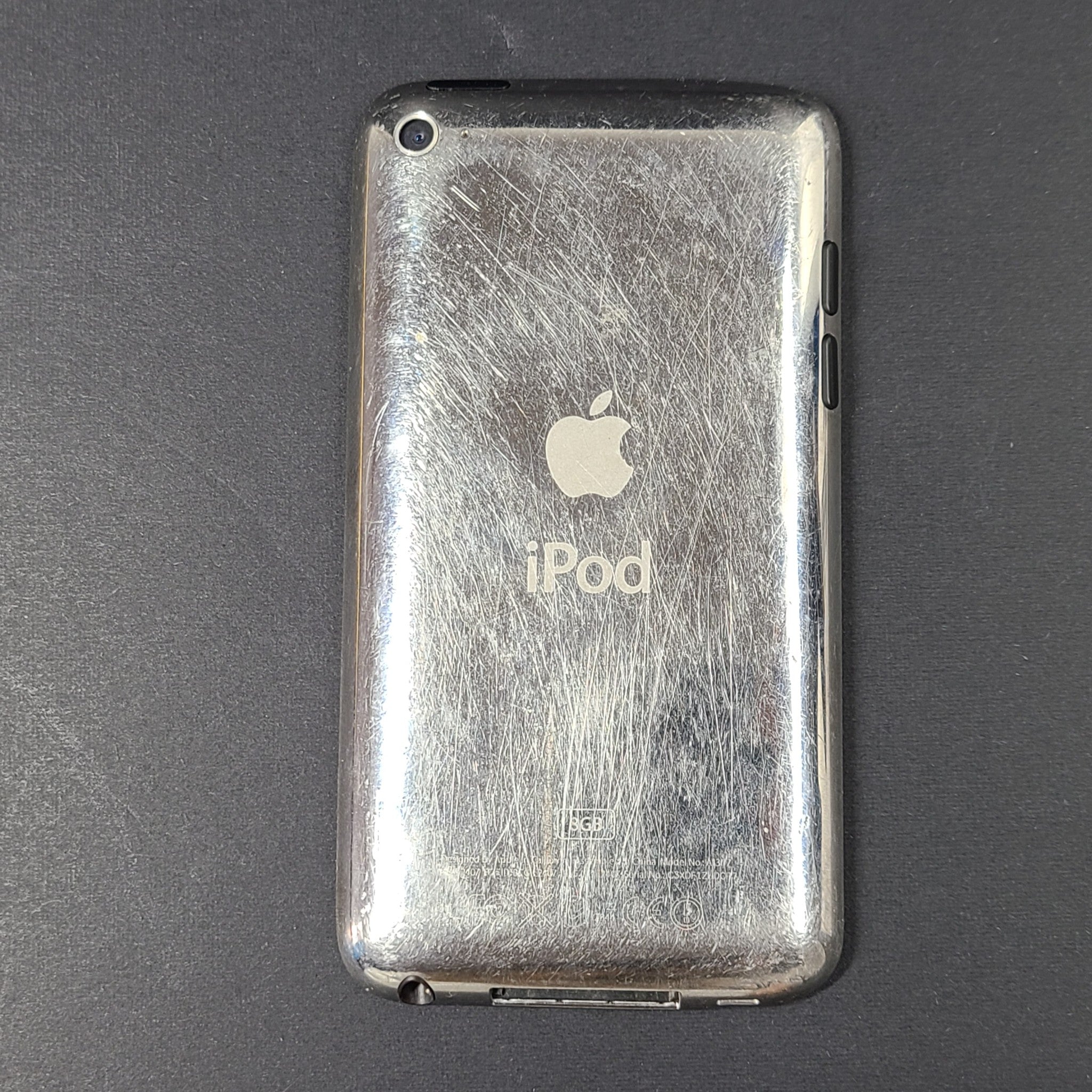 Apple iPod Touch 4th Generation 8GB Music MP3 Player - Black