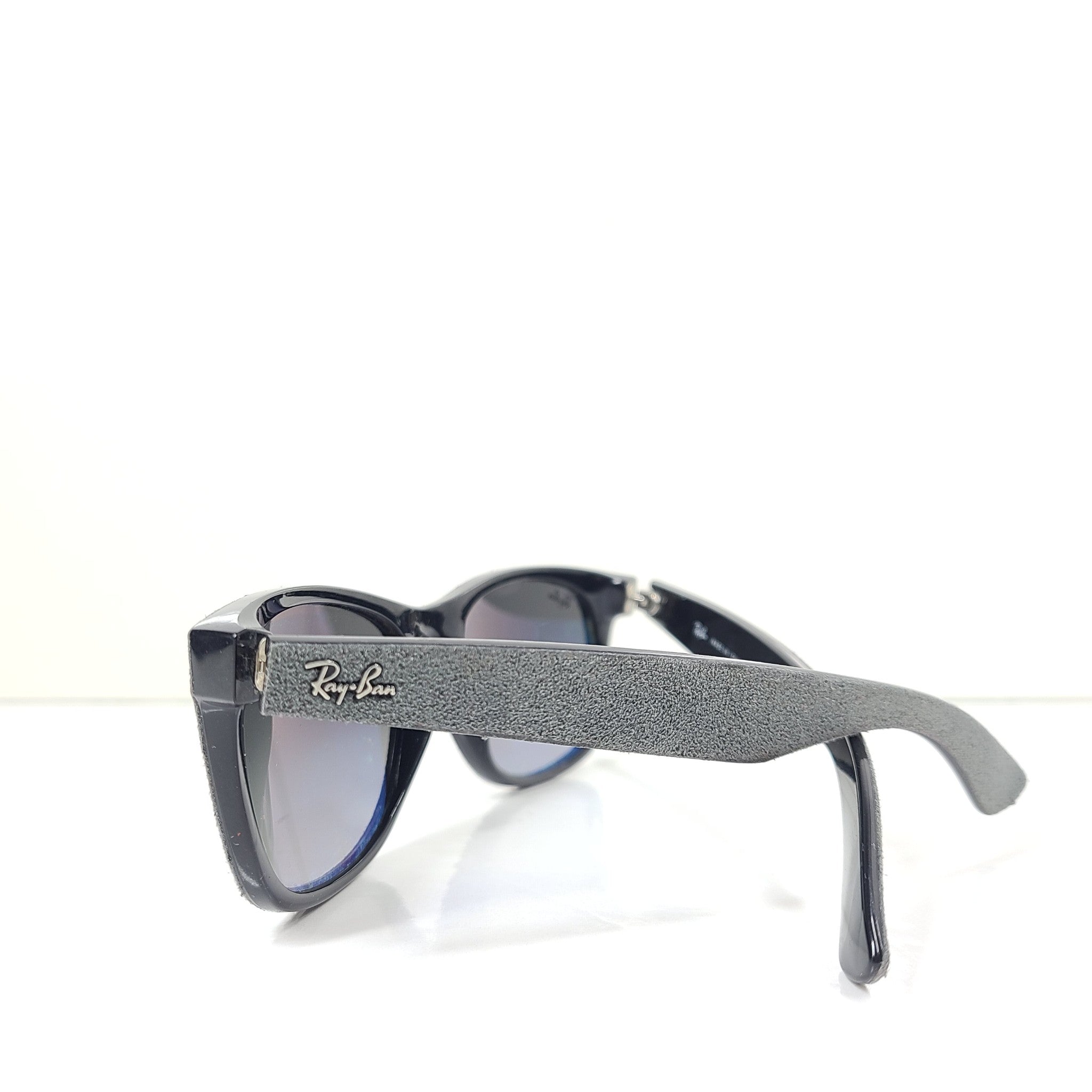 Ray Ban New Wayfarer RB2132 Sunglasses Black Square Frame Gray Gradient Lenses