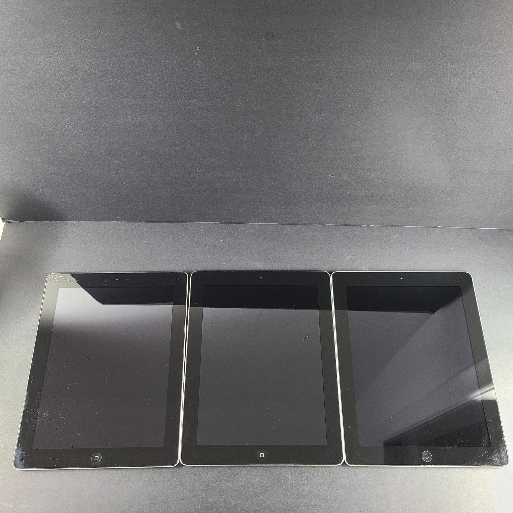 3x Apple iPad 2 2nd Gen. 16GB A1395 Wi-Fi 9.7" Tablet - Black READ