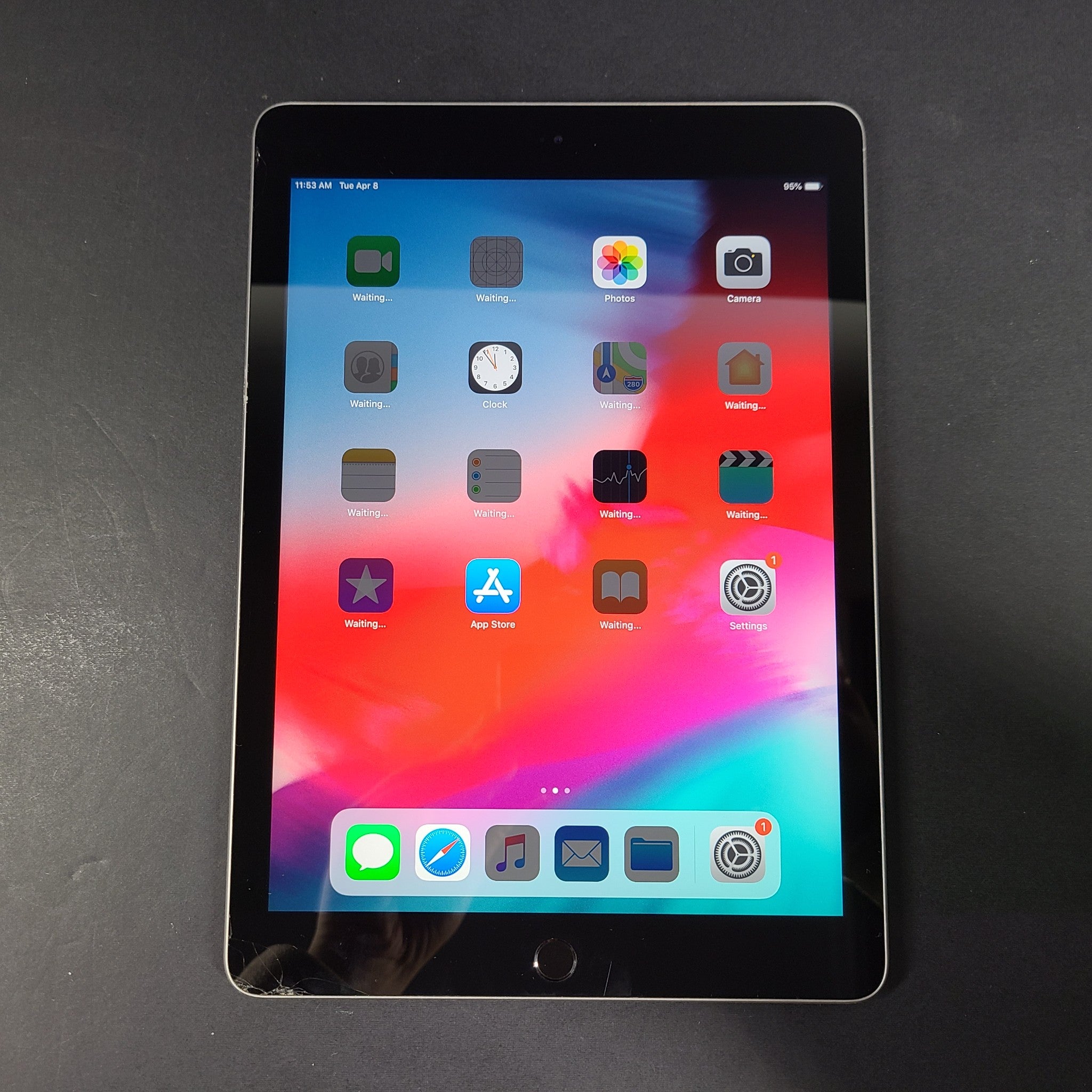 Apple iPad 5 5th Generation A1822 128GB Wi-Fi 9.7in - Space Gray