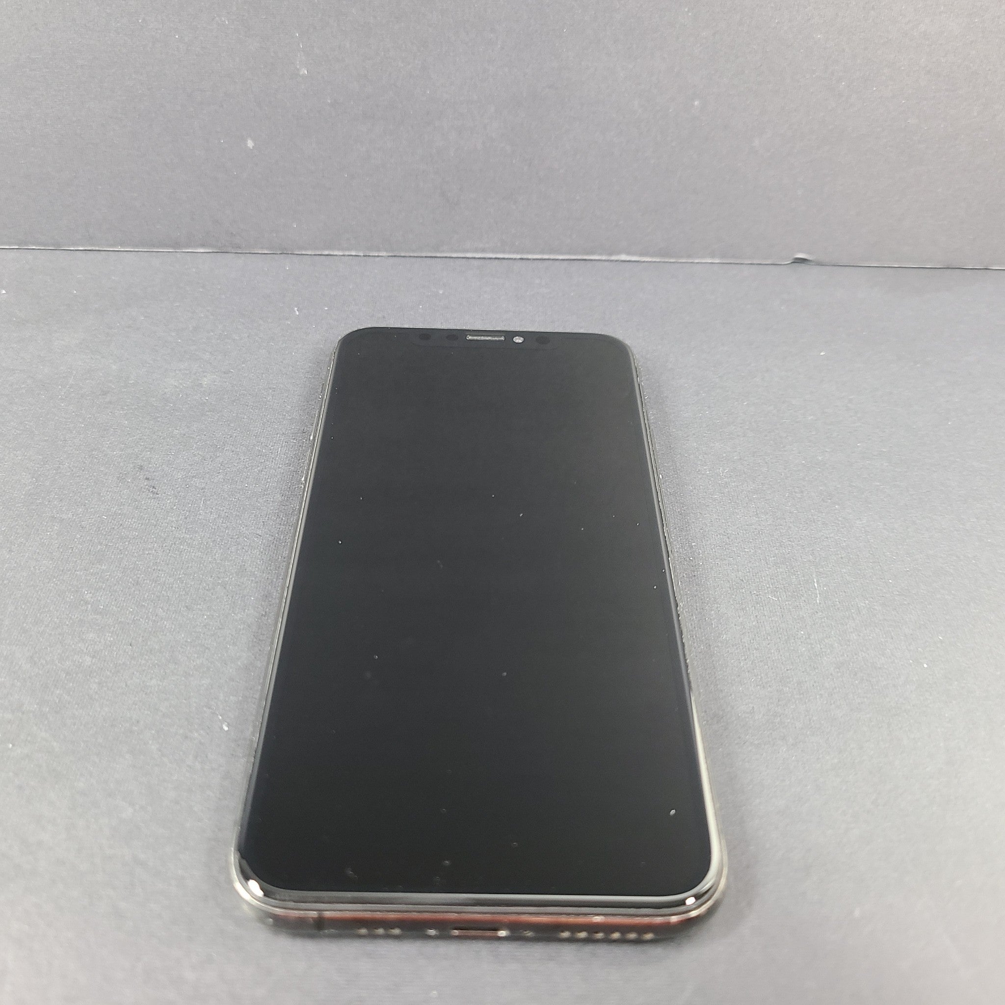 Apple iPhone XS - 64GB - White (Unlocked) A1920 (CDMA + GSM) PLEASE READ