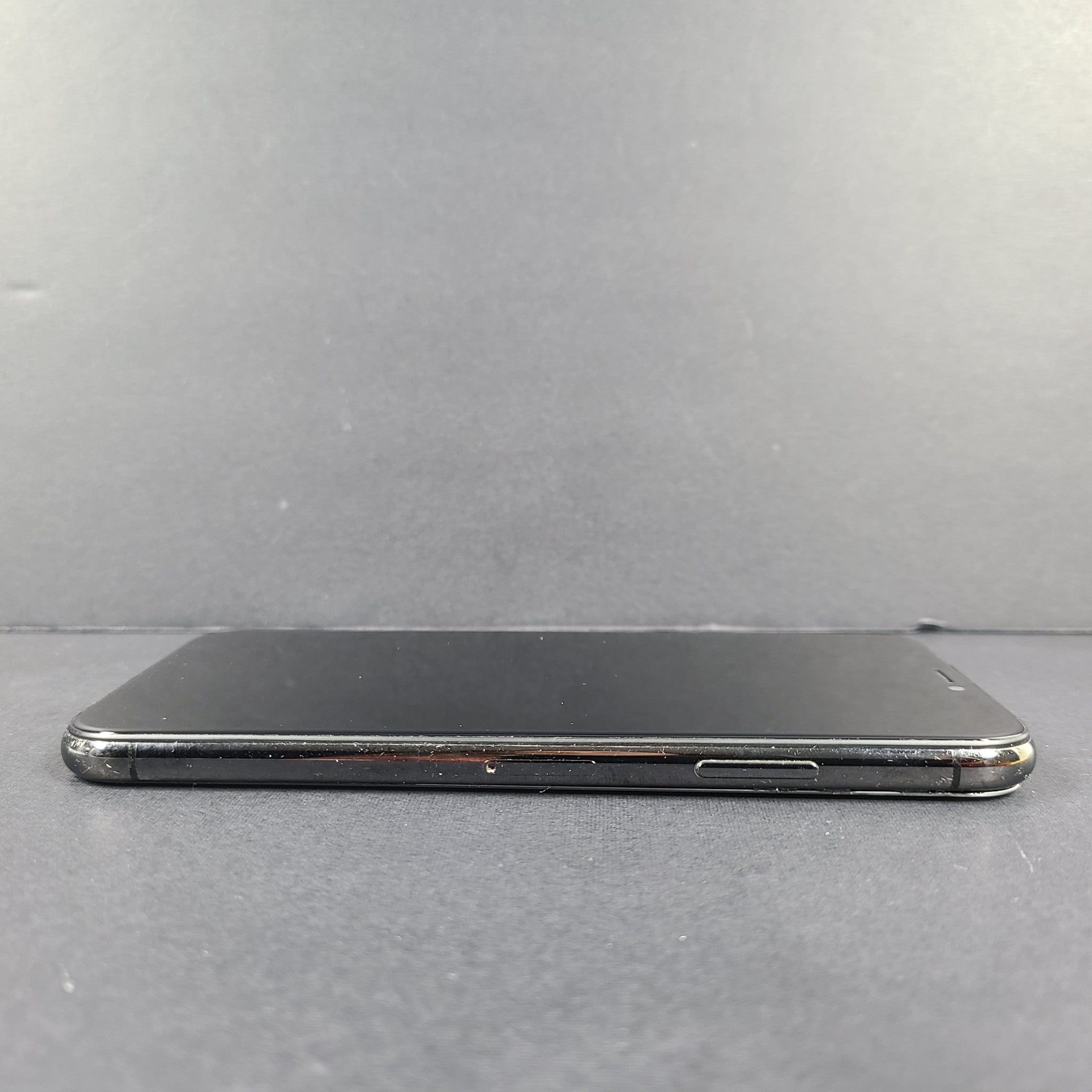 Apple iPhone XS - 64GB - White (Unlocked) A1920 (CDMA + GSM) PLEASE READ