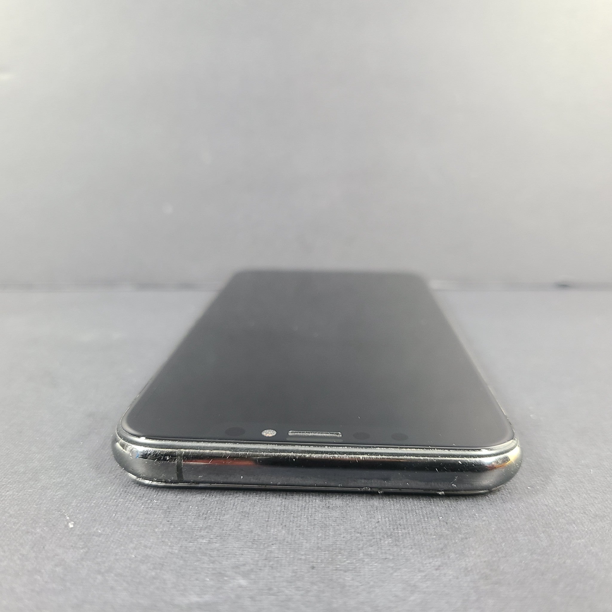 Apple iPhone XS - 64GB - White (Unlocked) A1920 (CDMA + GSM) PLEASE READ