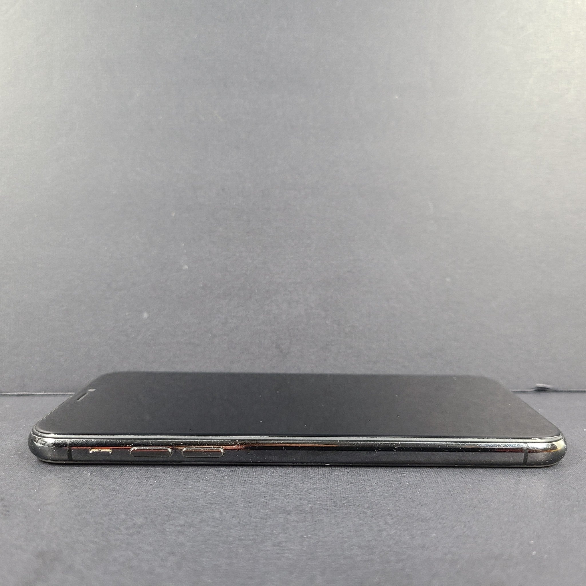Apple iPhone XS - 64GB - White (Unlocked) A1920 (CDMA + GSM) PLEASE READ