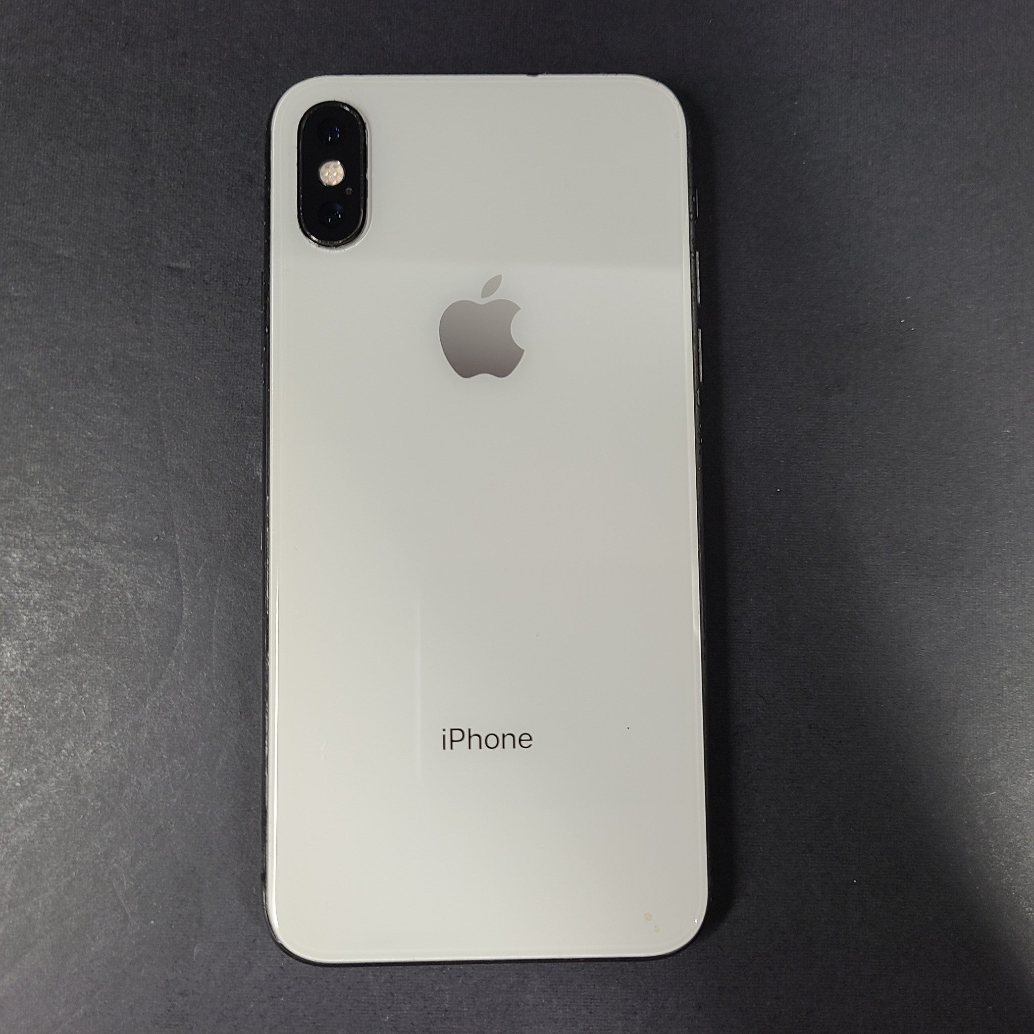 Apple iPhone XS - 64GB - White (Unlocked) A1920 (CDMA + GSM) PLEASE READ