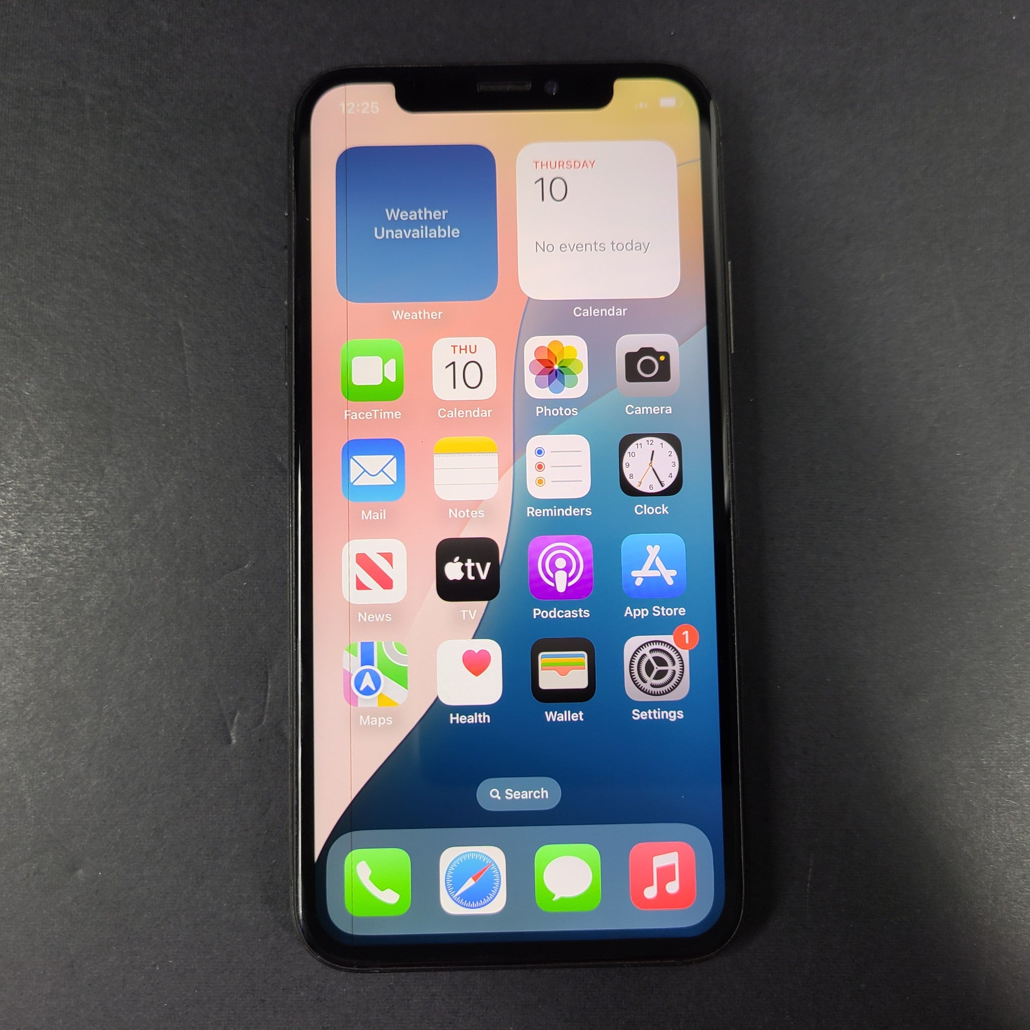 Apple iPhone XS - 64GB - White (Unlocked) A1920 (CDMA + GSM) PLEASE READ