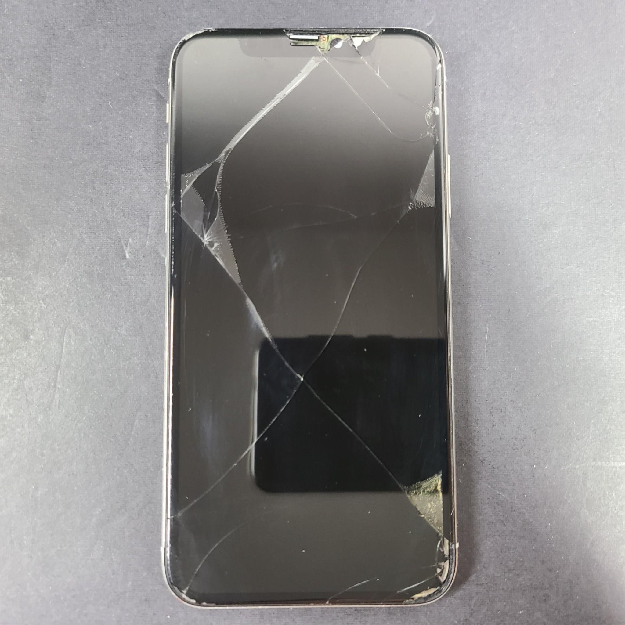 Apple iPhone X - 64GB - Silver (Unlocked) A1901 (GSM) Smartphone READ SCREEN