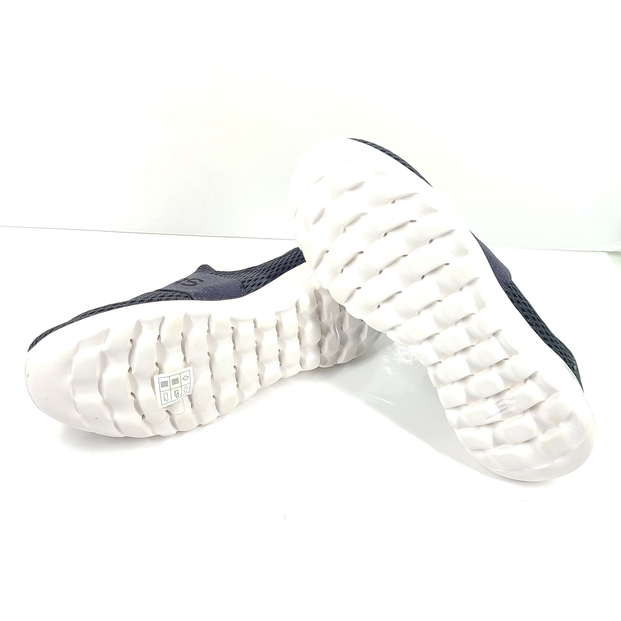 Skechers Women's Air Cooled GOwalk Joy Light Smile GogaMat Sneakers Black Sz 6.5