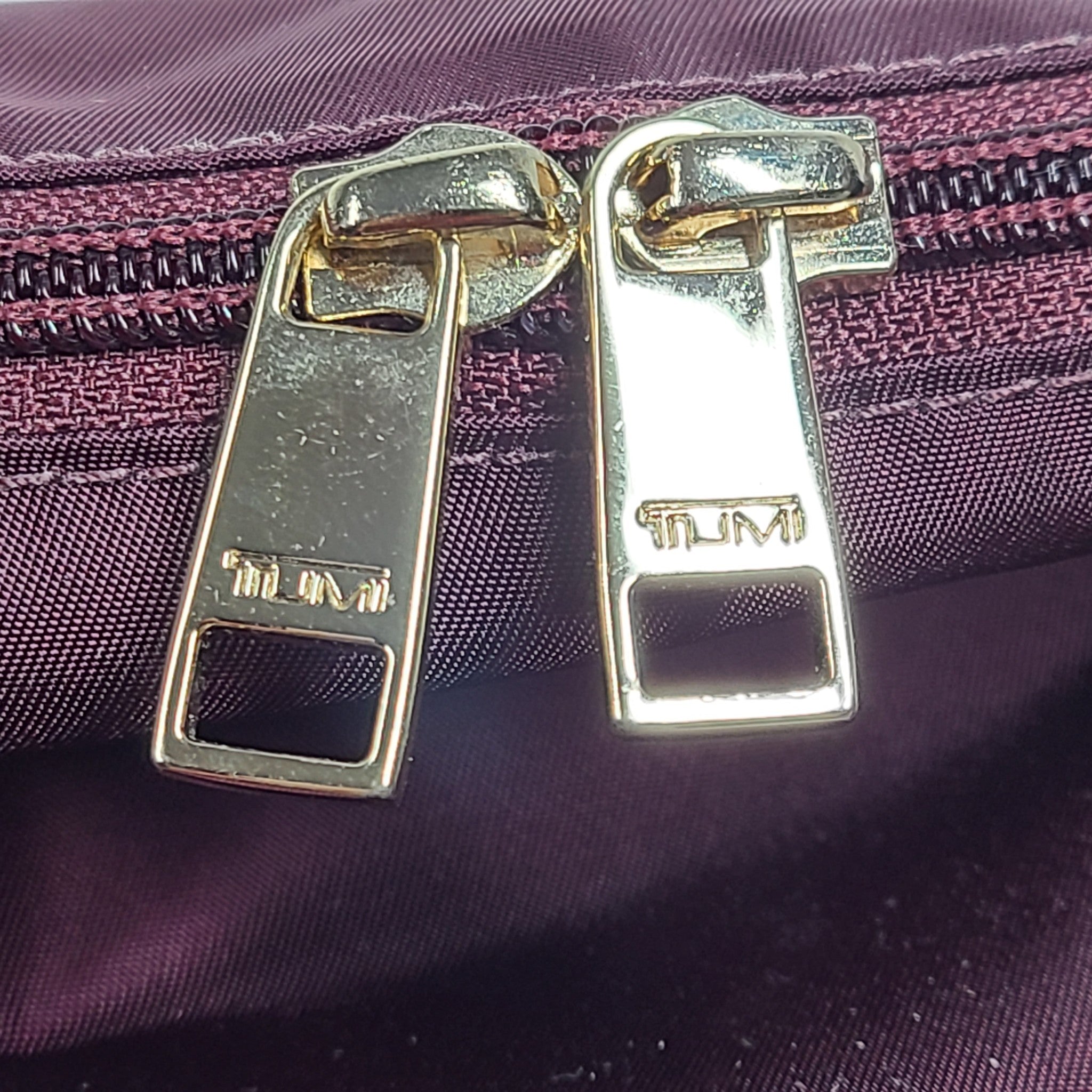 TUMI Corporate Collection Just in Case® Tote Bag Shopper Zippered Burgundy Red