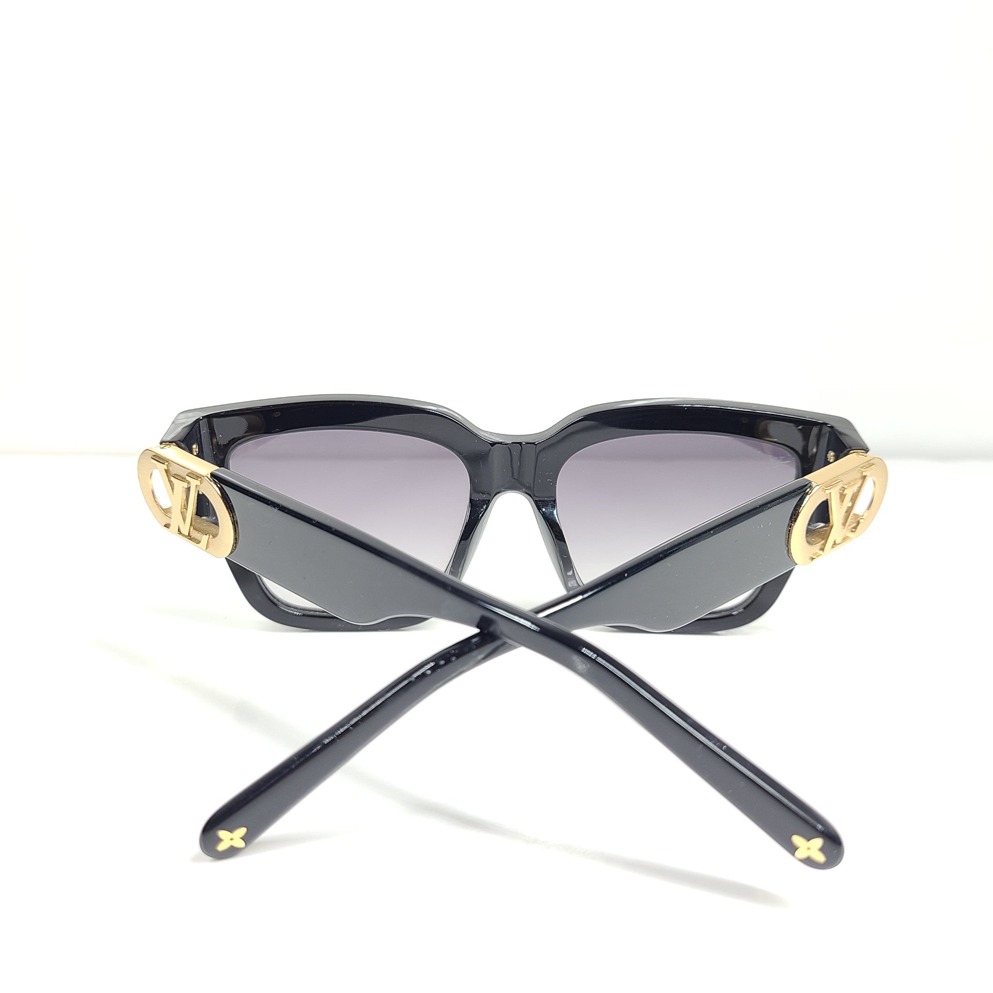 Louis Vuitton Women's LV Link PM Square Sunglasses Z1566 54x18 145 Black