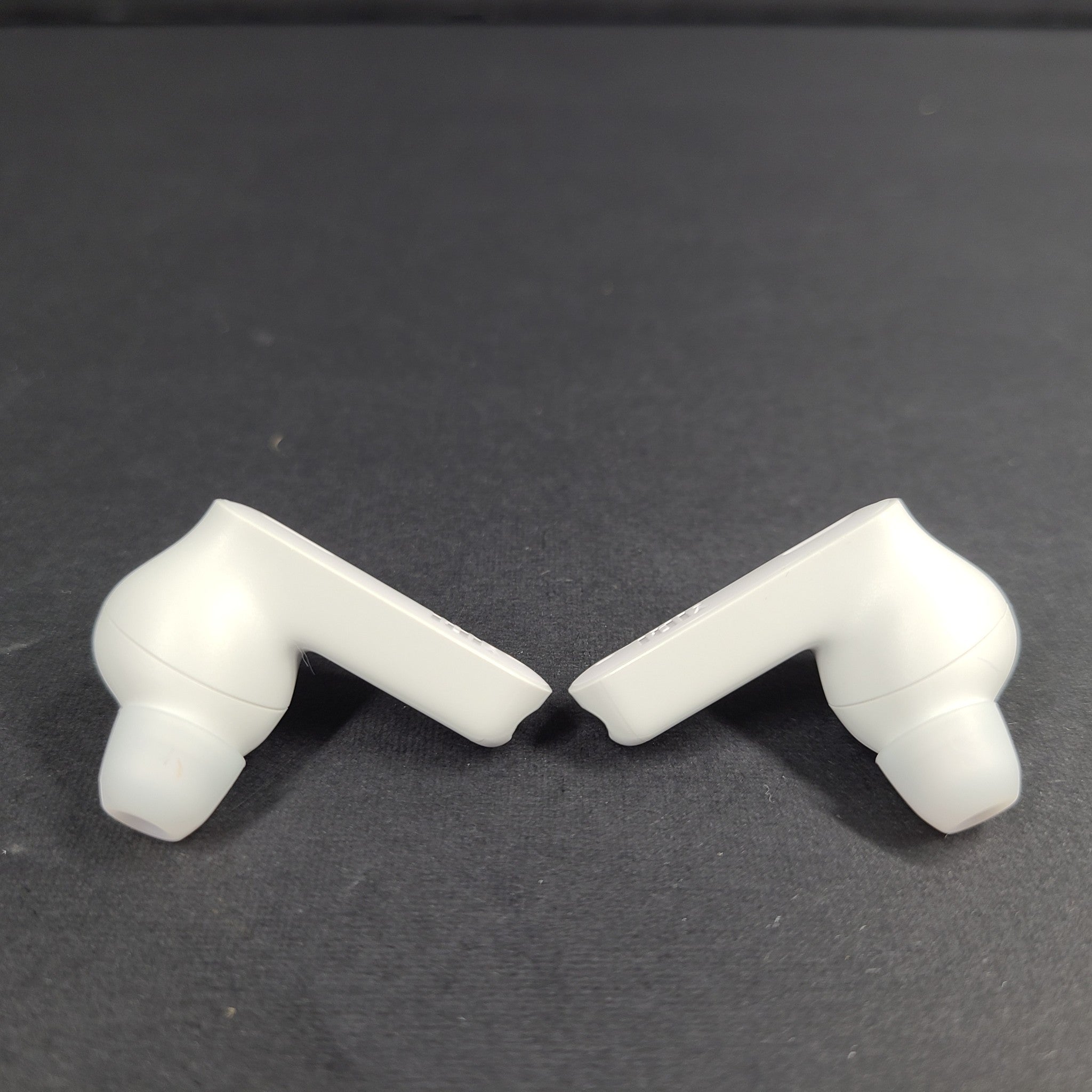 JBL Tune Beam True Wireless Bluetooth Noise-cancelling Earbuds - White